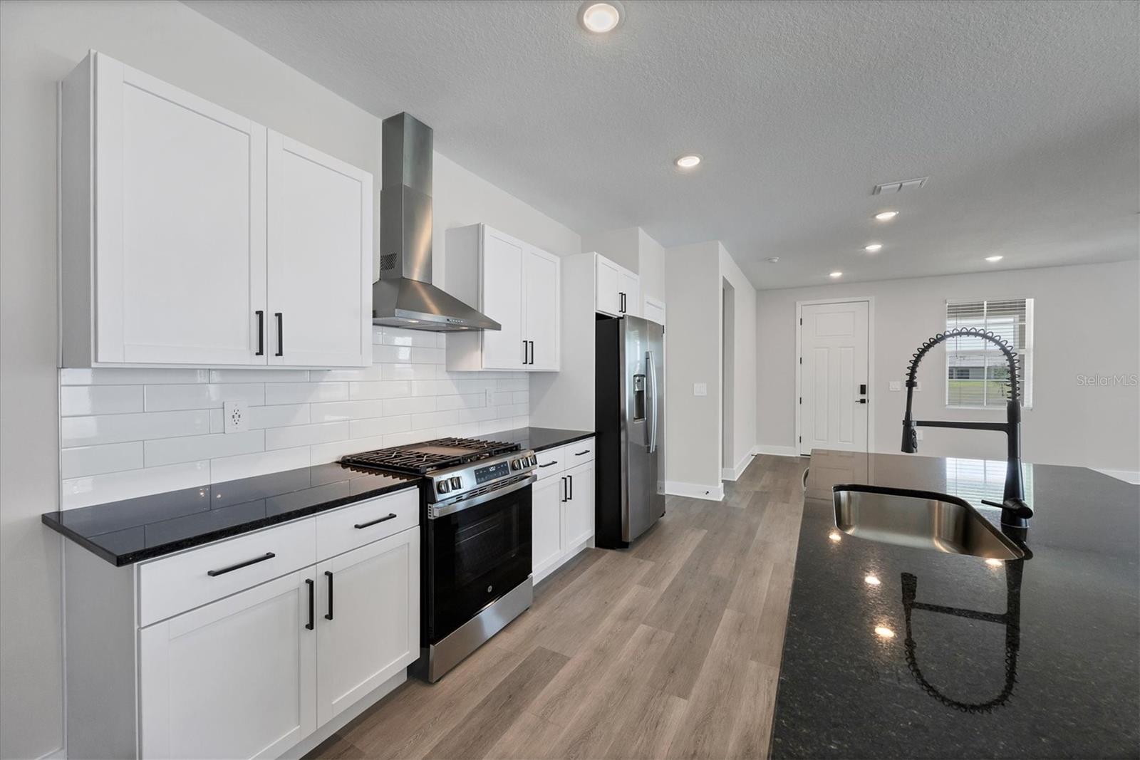 BB LIVING IN WELLEN PARK - Residential Lease