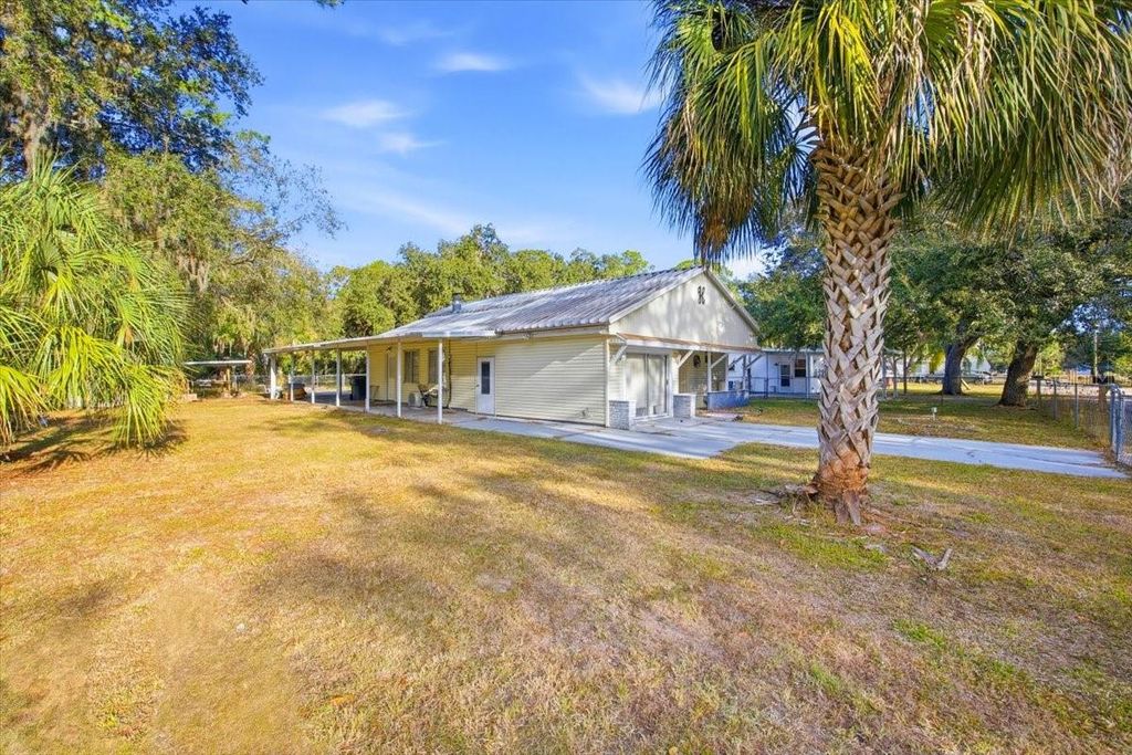 Photo of 10513 Lynnwood Avenue, Lake Wales, FL 33898 (MLS # L4958742)