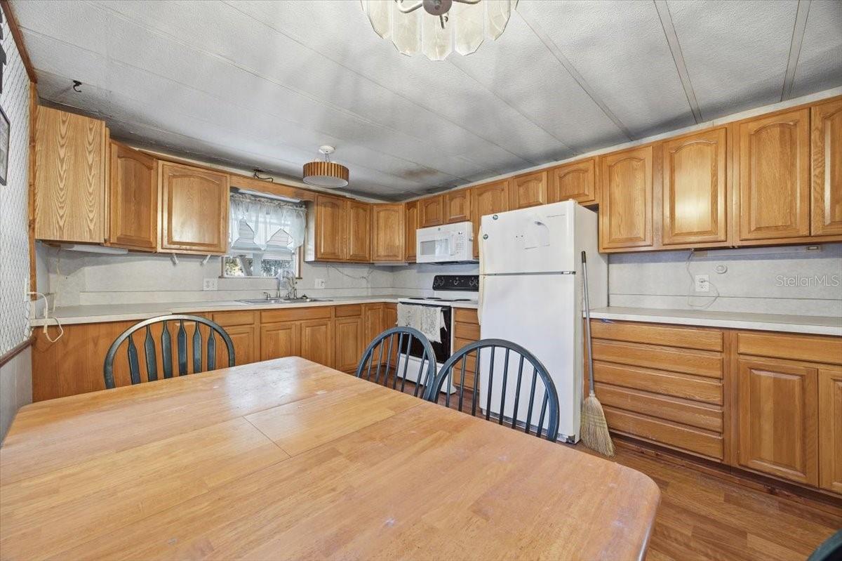 TIOTI BEACH ESTATES - Residential