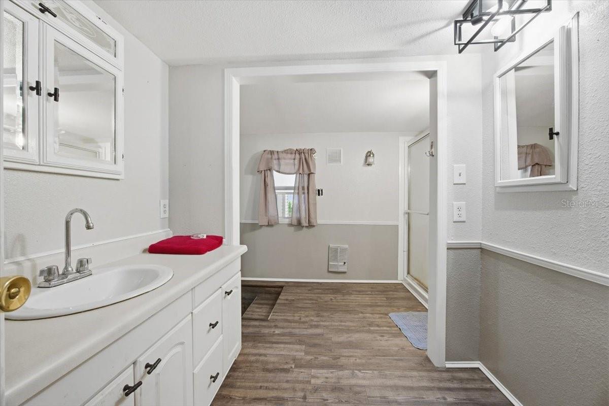 TIOTI BEACH ESTATES - Residential