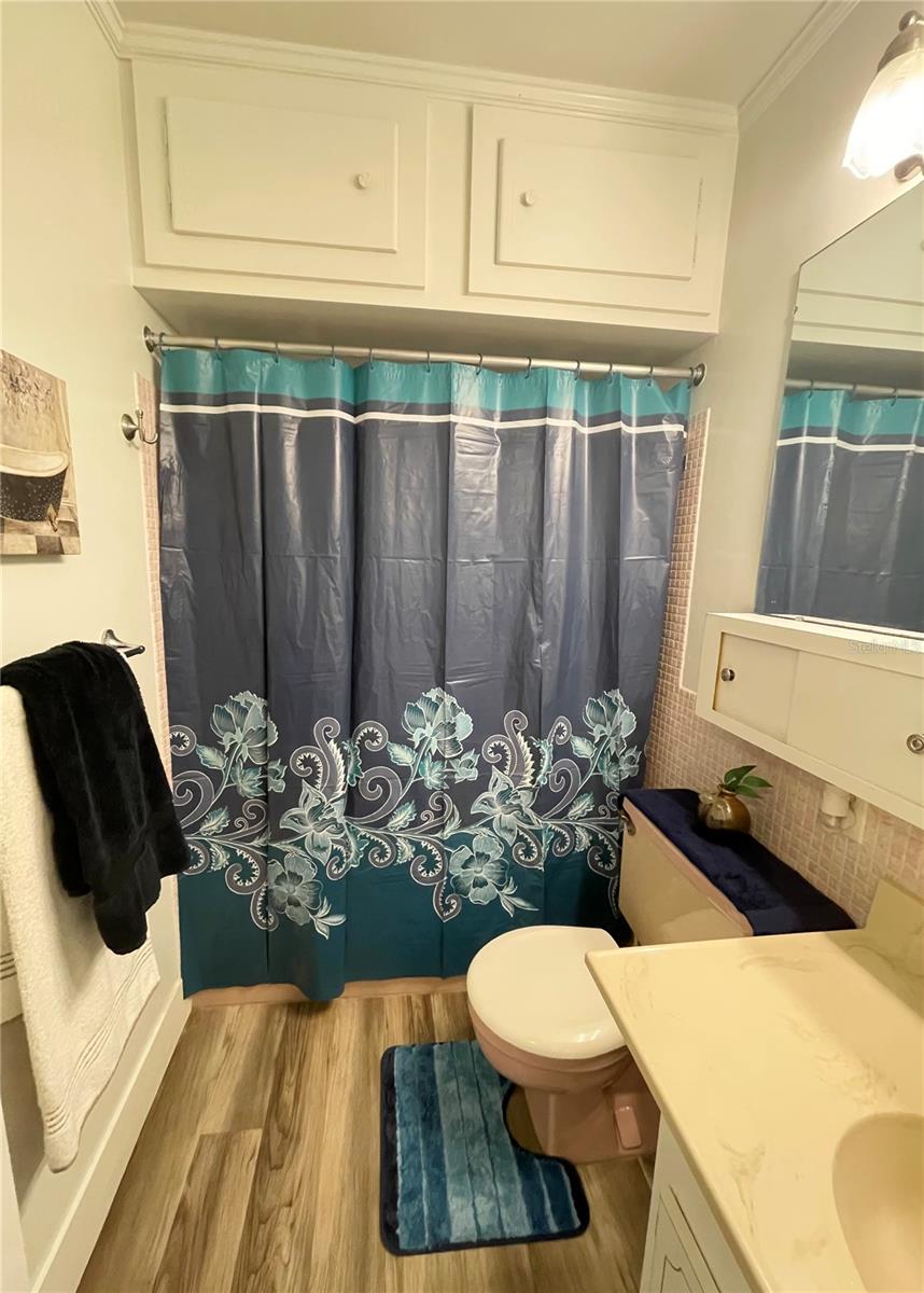 LAKELAND HARBOUR APTS - Residential