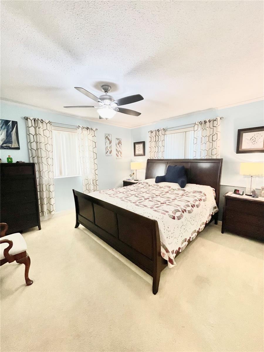 LAKELAND HARBOUR APTS - Residential