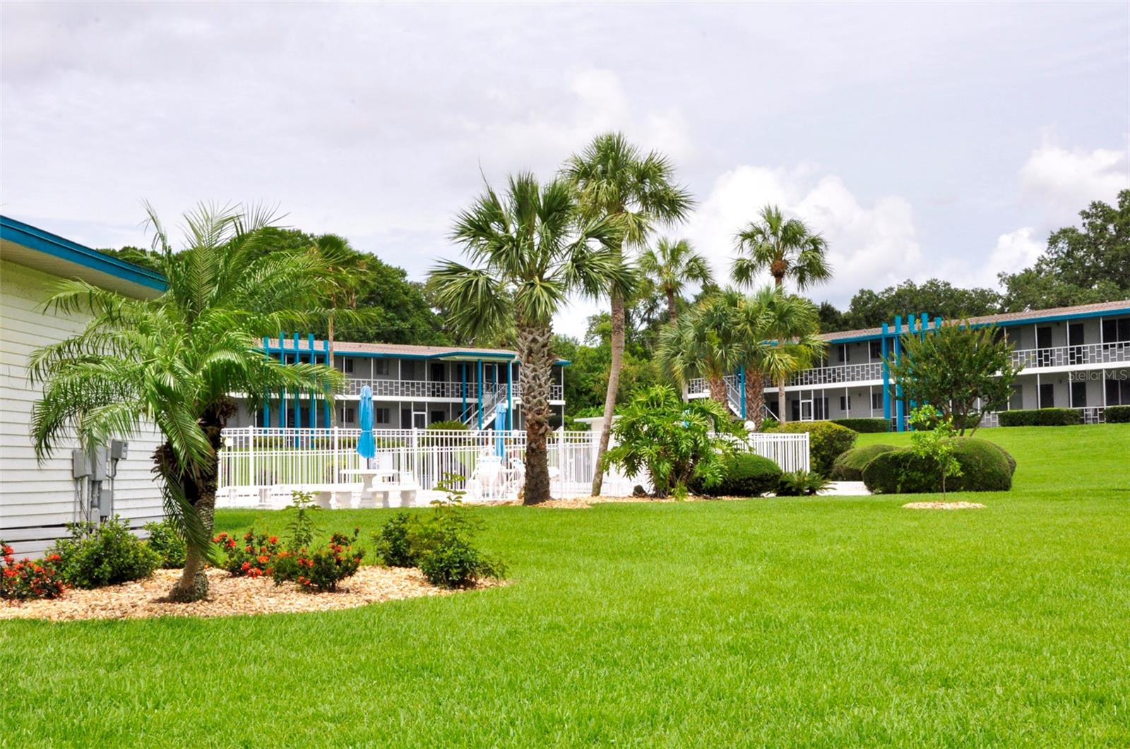 LAKELAND HARBOUR APTS - Residential