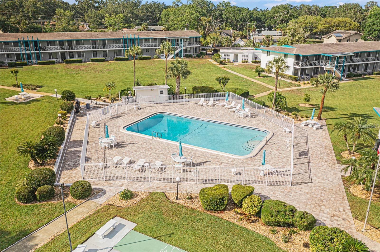 LAKELAND HARBOUR APTS - Residential