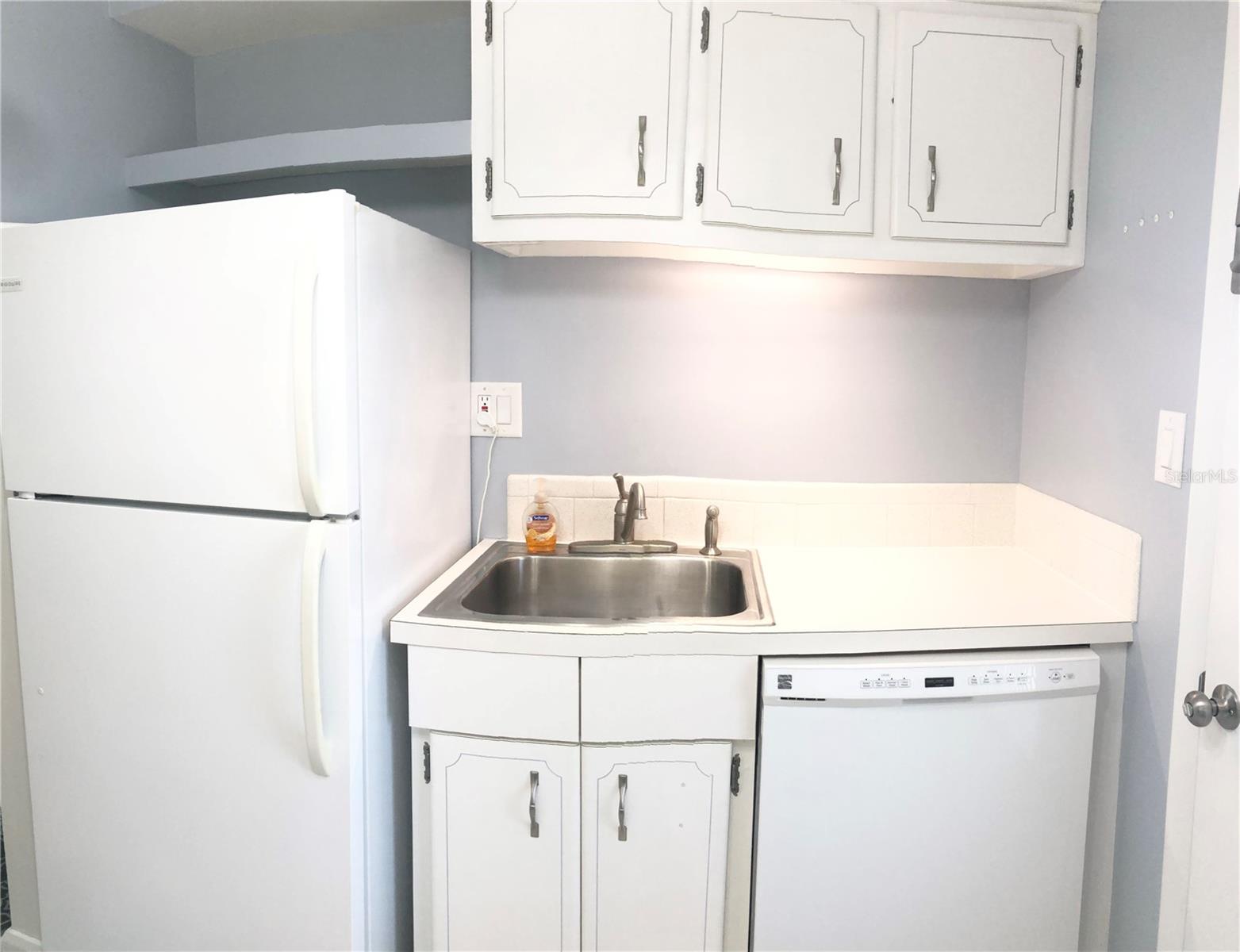 LAKELAND HARBOUR APTS - Residential