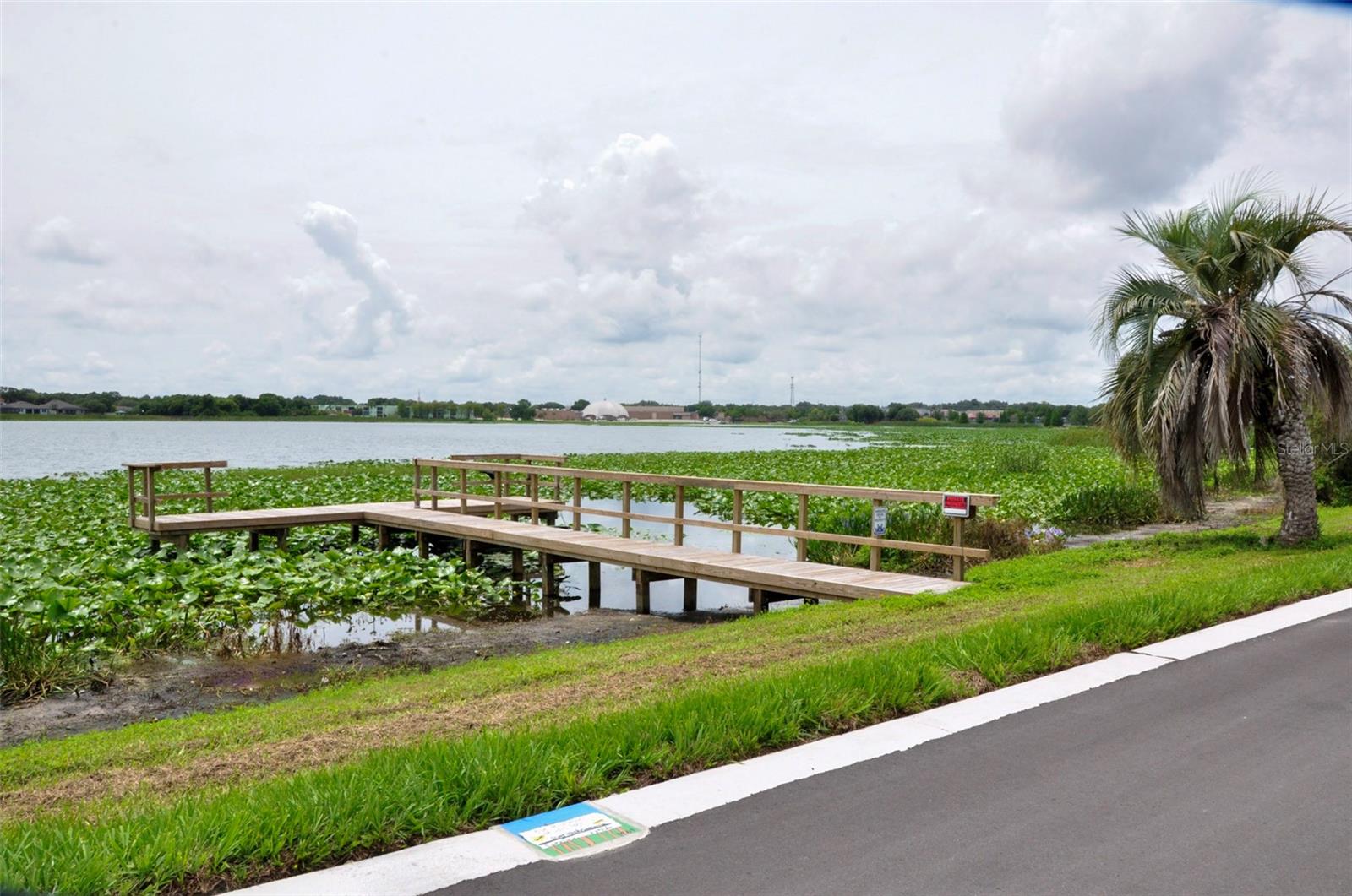 LAKELAND HARBOUR APTS - Residential