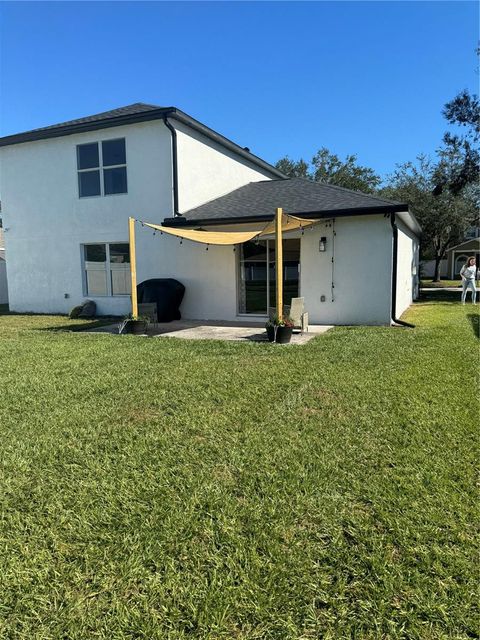 A home in LAKELAND