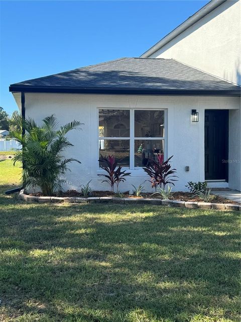 A home in LAKELAND