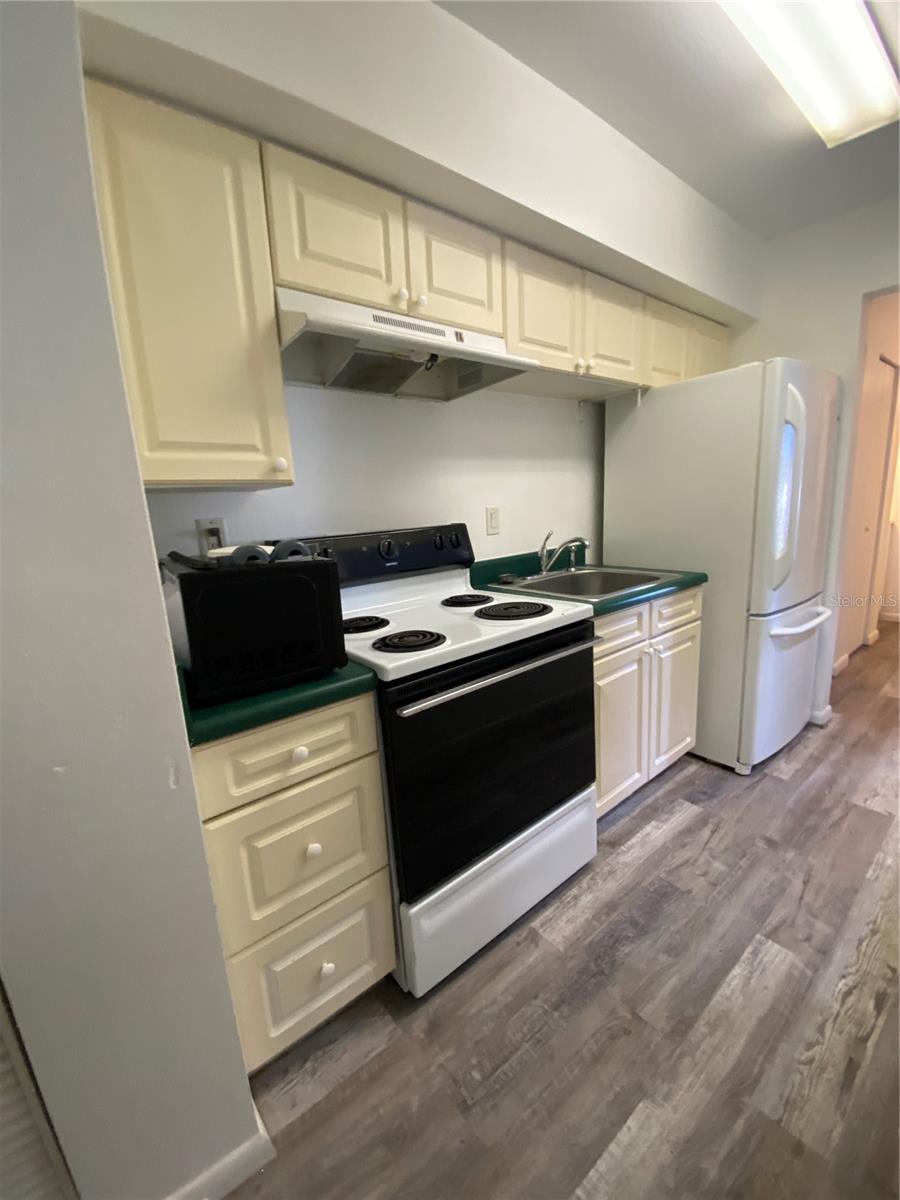 TOWN&COUNTRY MANOR CONDO - Residential Lease