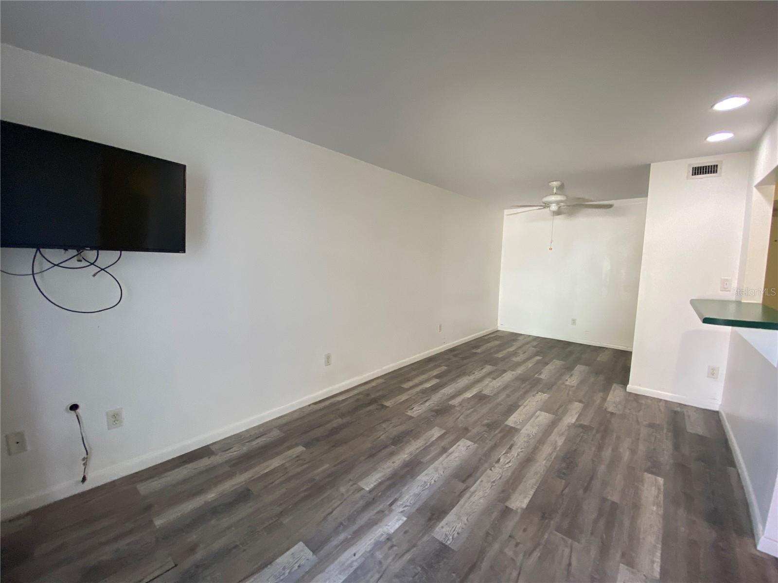 TOWN&COUNTRY MANOR CONDO - Residential Lease