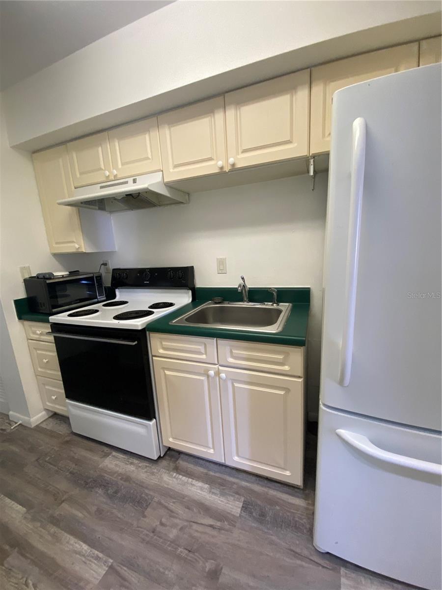 TOWN&COUNTRY MANOR CONDO - Residential Lease