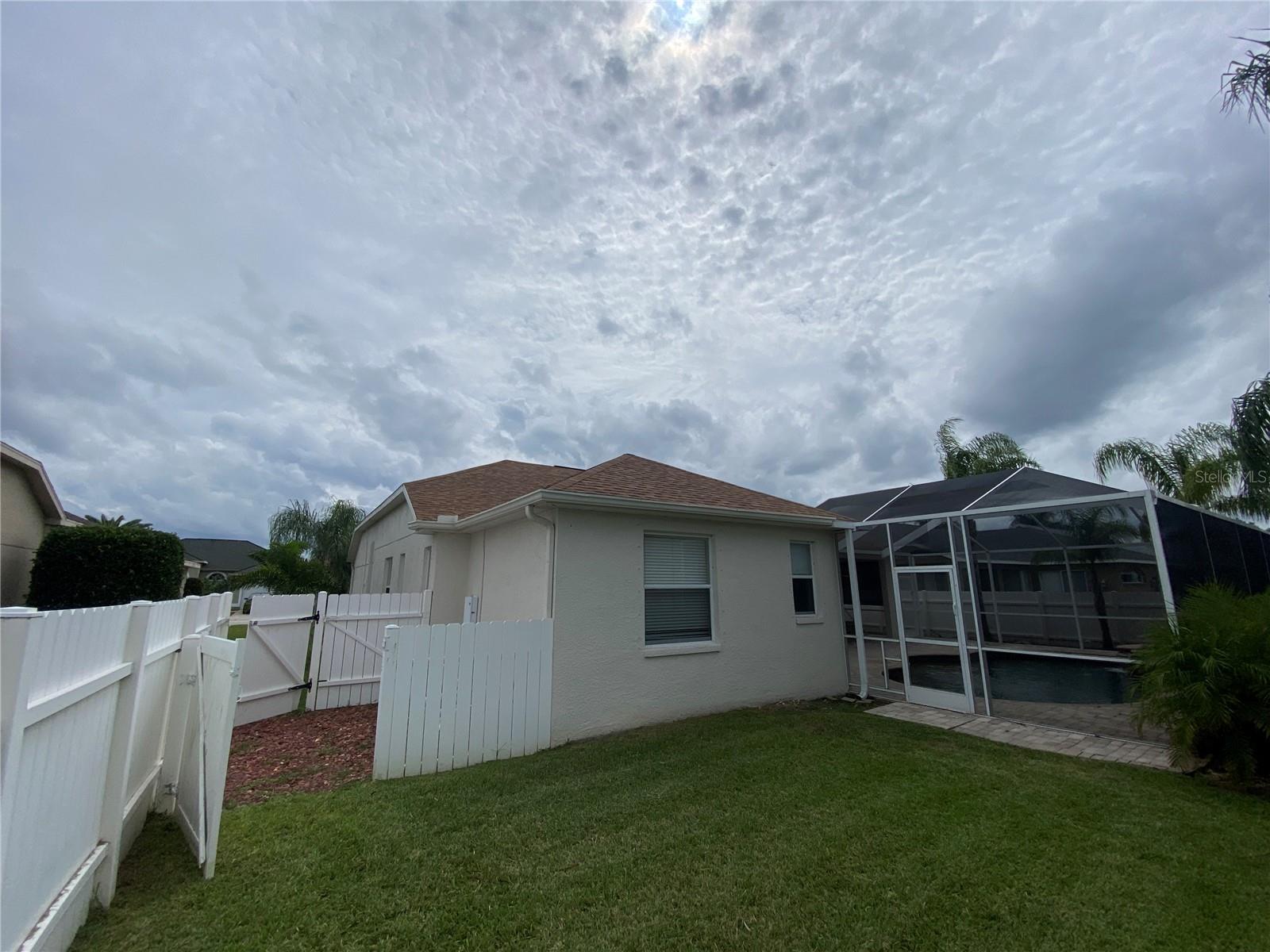 THOUSAND OAKS PH 02-5 - Residential