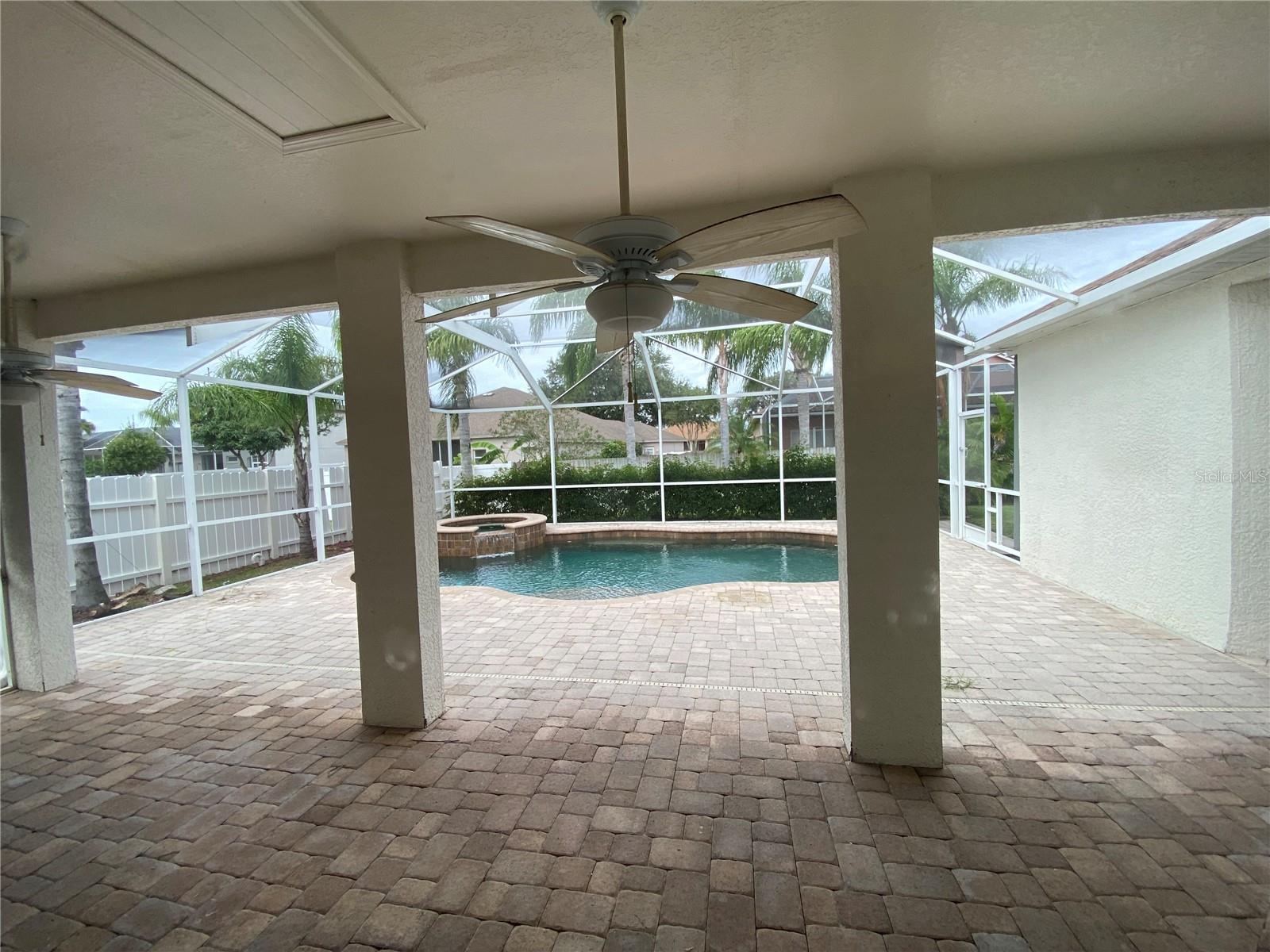 THOUSAND OAKS PH 02-5 - Residential