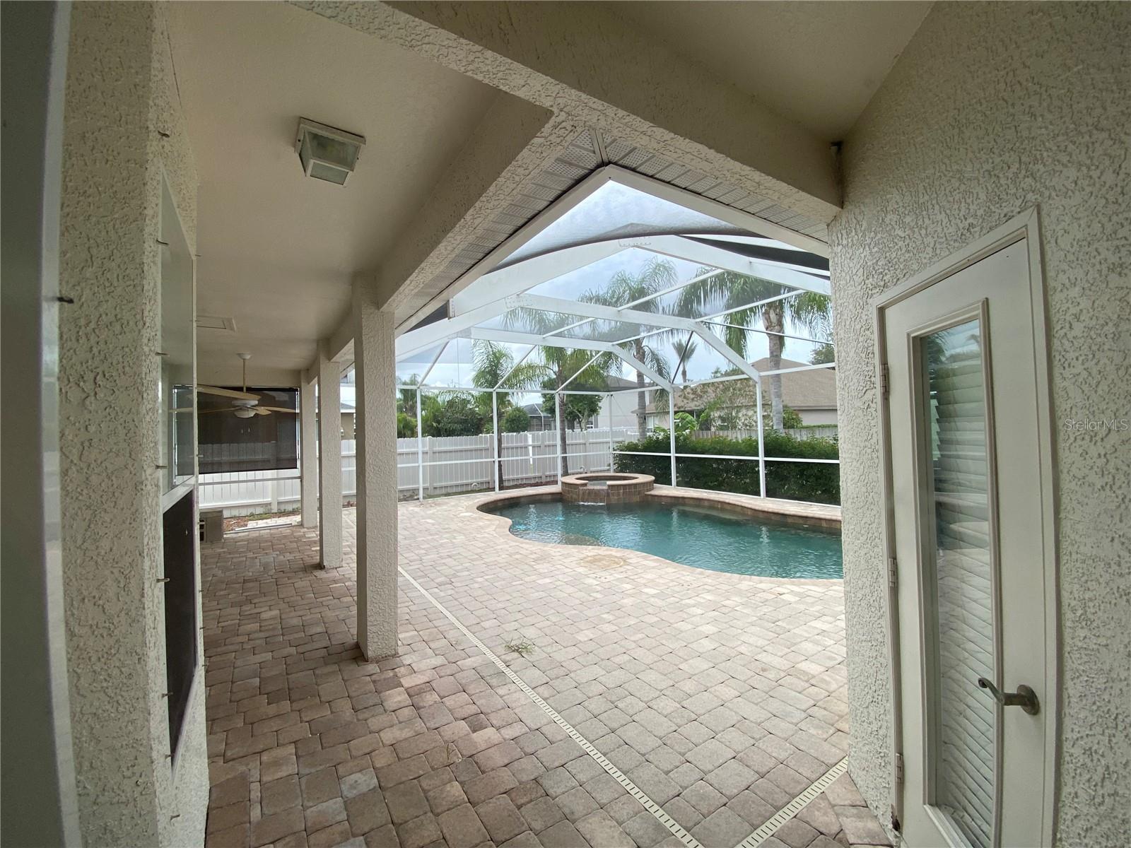 THOUSAND OAKS PH 02-5 - Residential