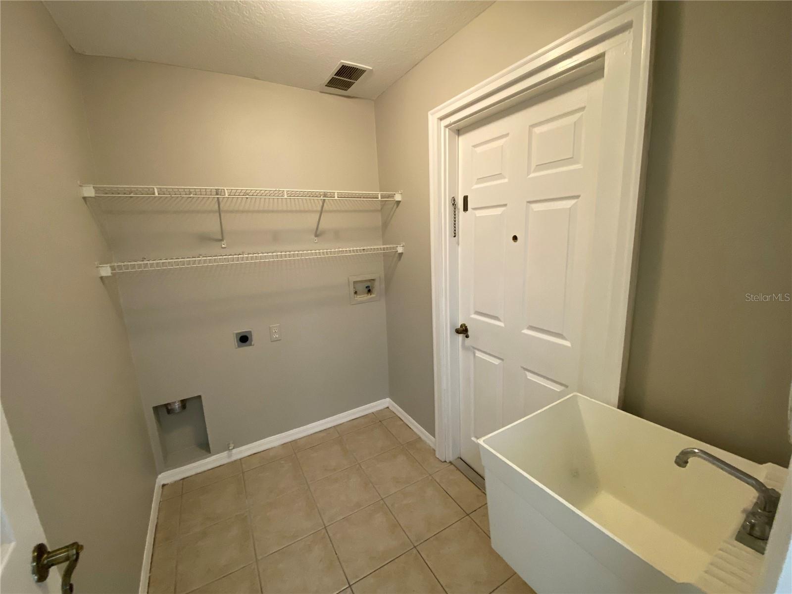 THOUSAND OAKS PH 02-5 - Residential