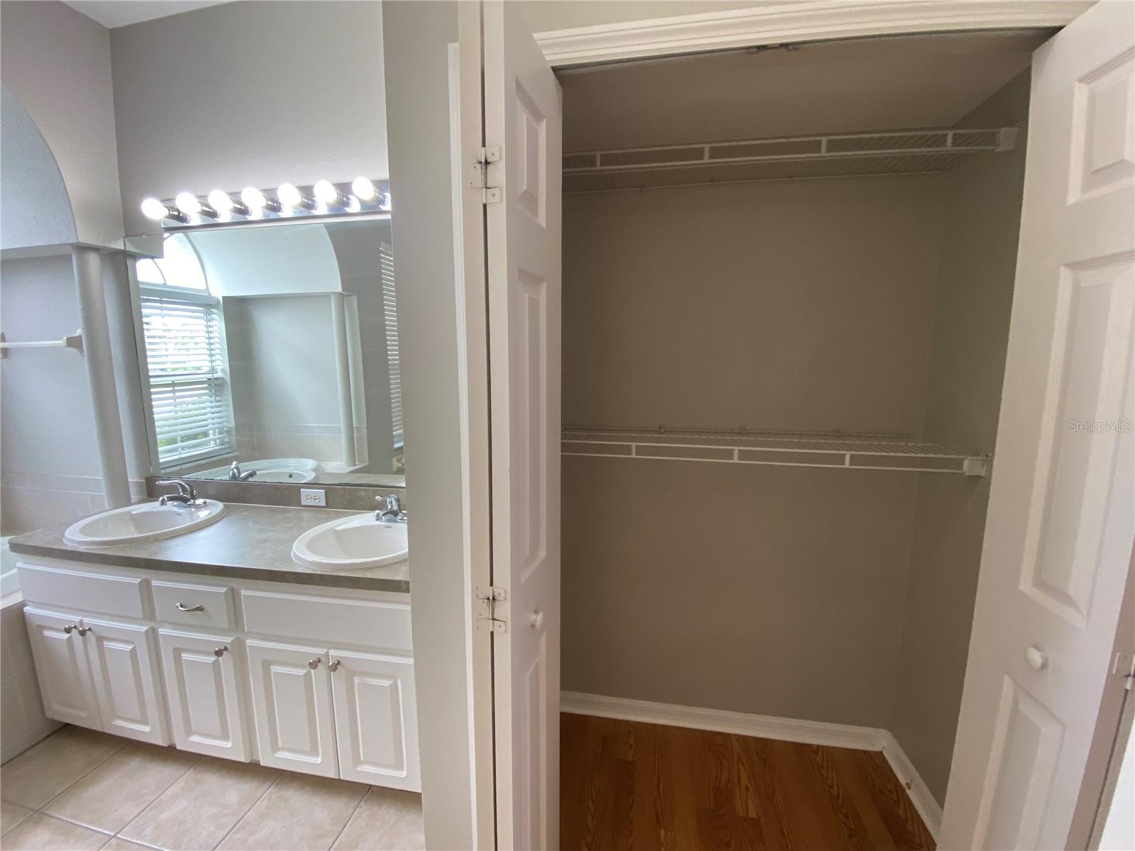 THOUSAND OAKS PH 02-5 - Residential