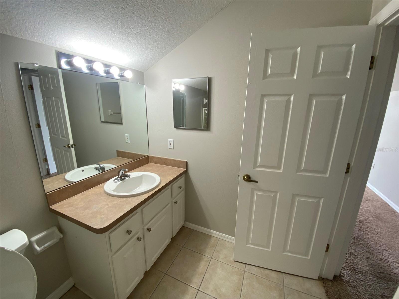 THOUSAND OAKS PH 02-5 - Residential