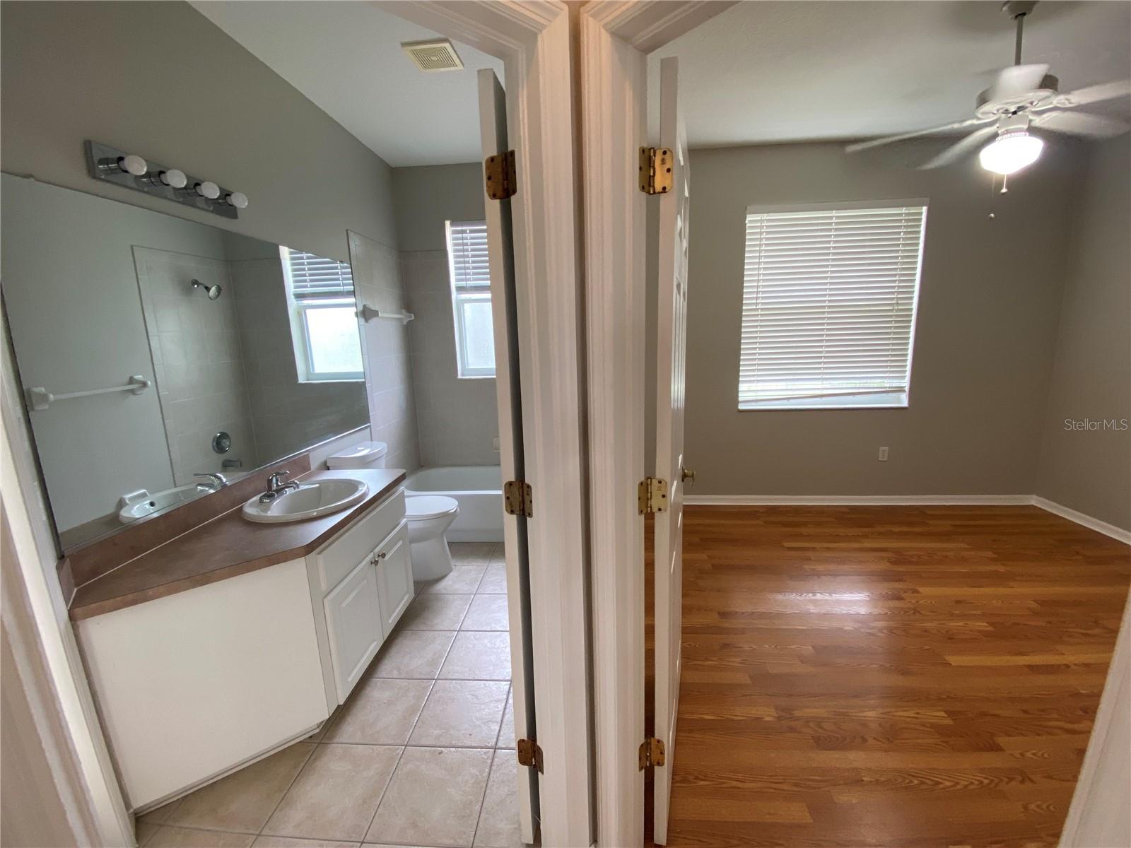 THOUSAND OAKS PH 02-5 - Residential