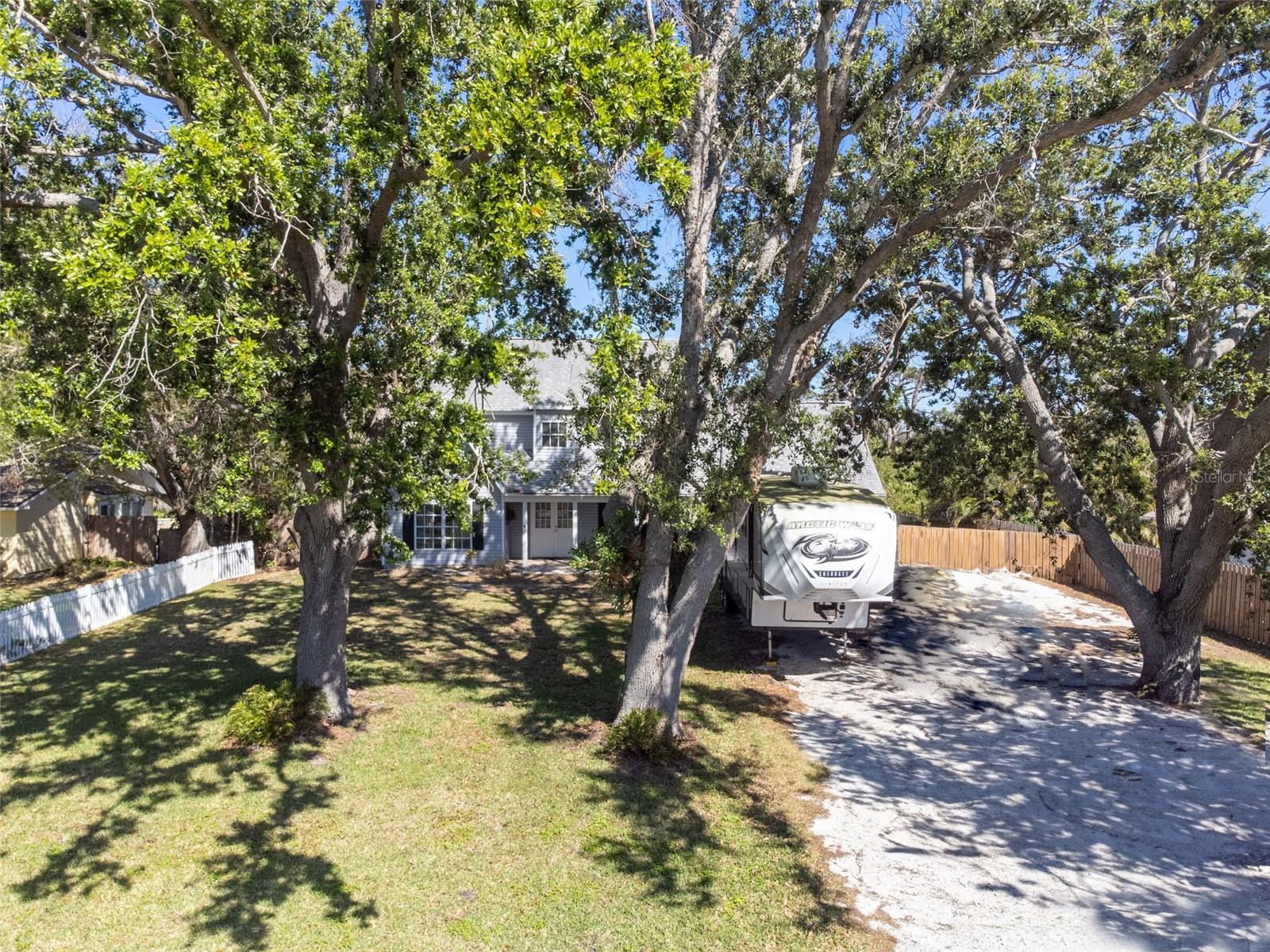 1104 LARCHMONT DRIVE