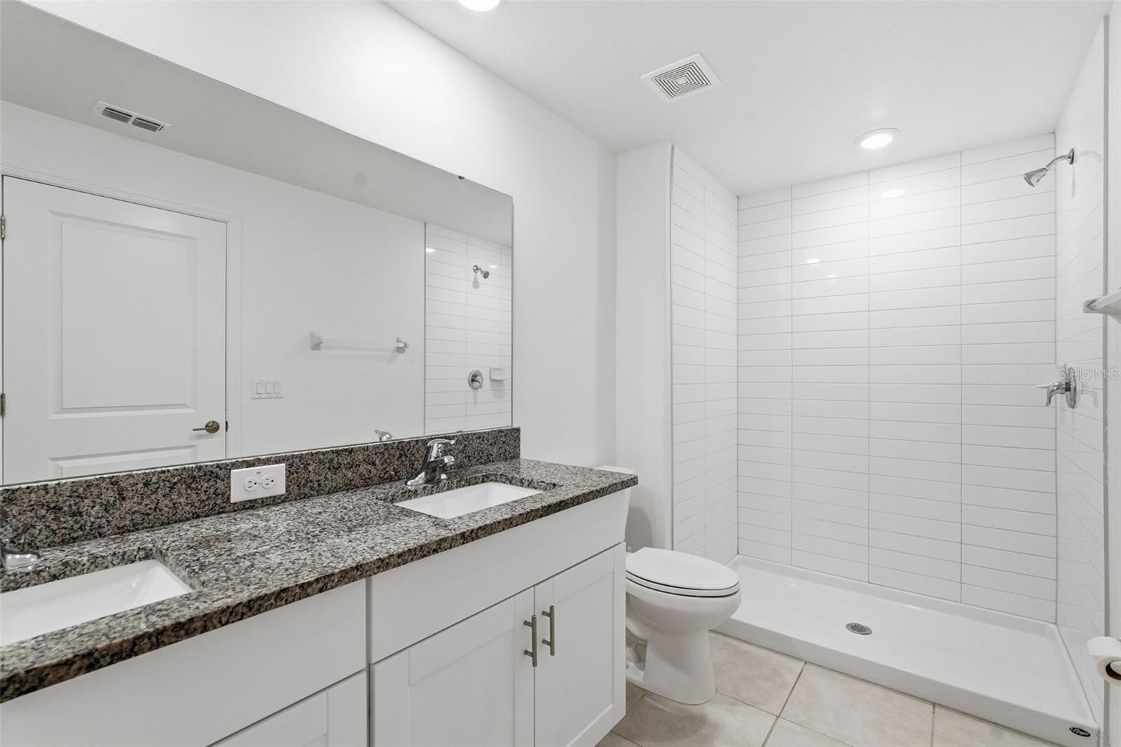 ABBOTT SQUARE - Residential