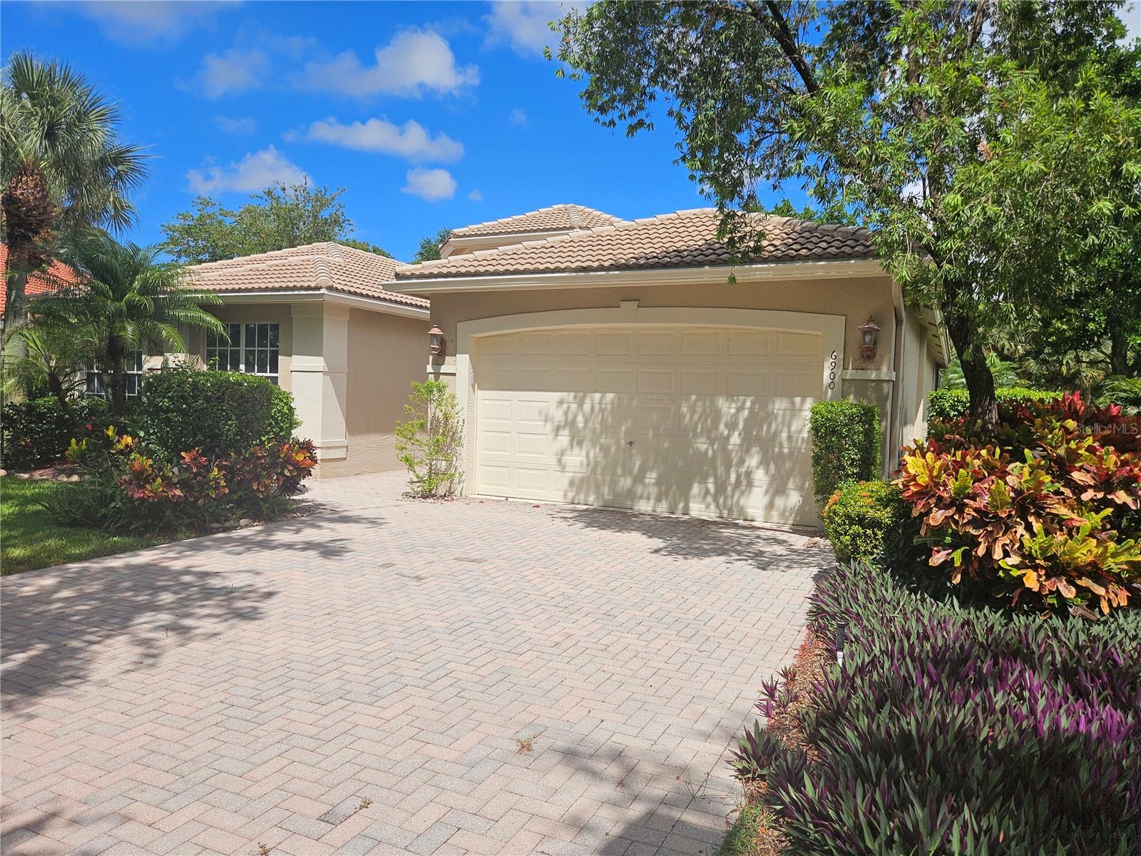 6900 MOLAKAI CIRCLE