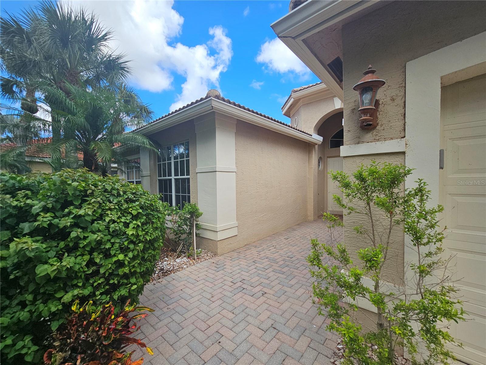 6900 MOLAKAI CIRCLE