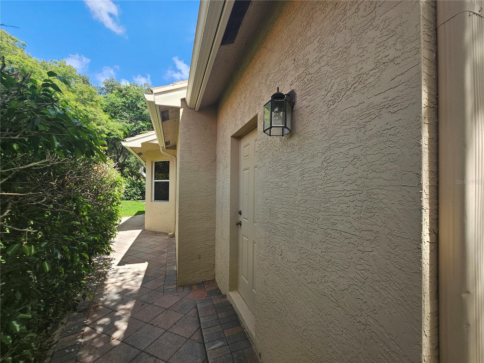6900 MOLAKAI CIRCLE