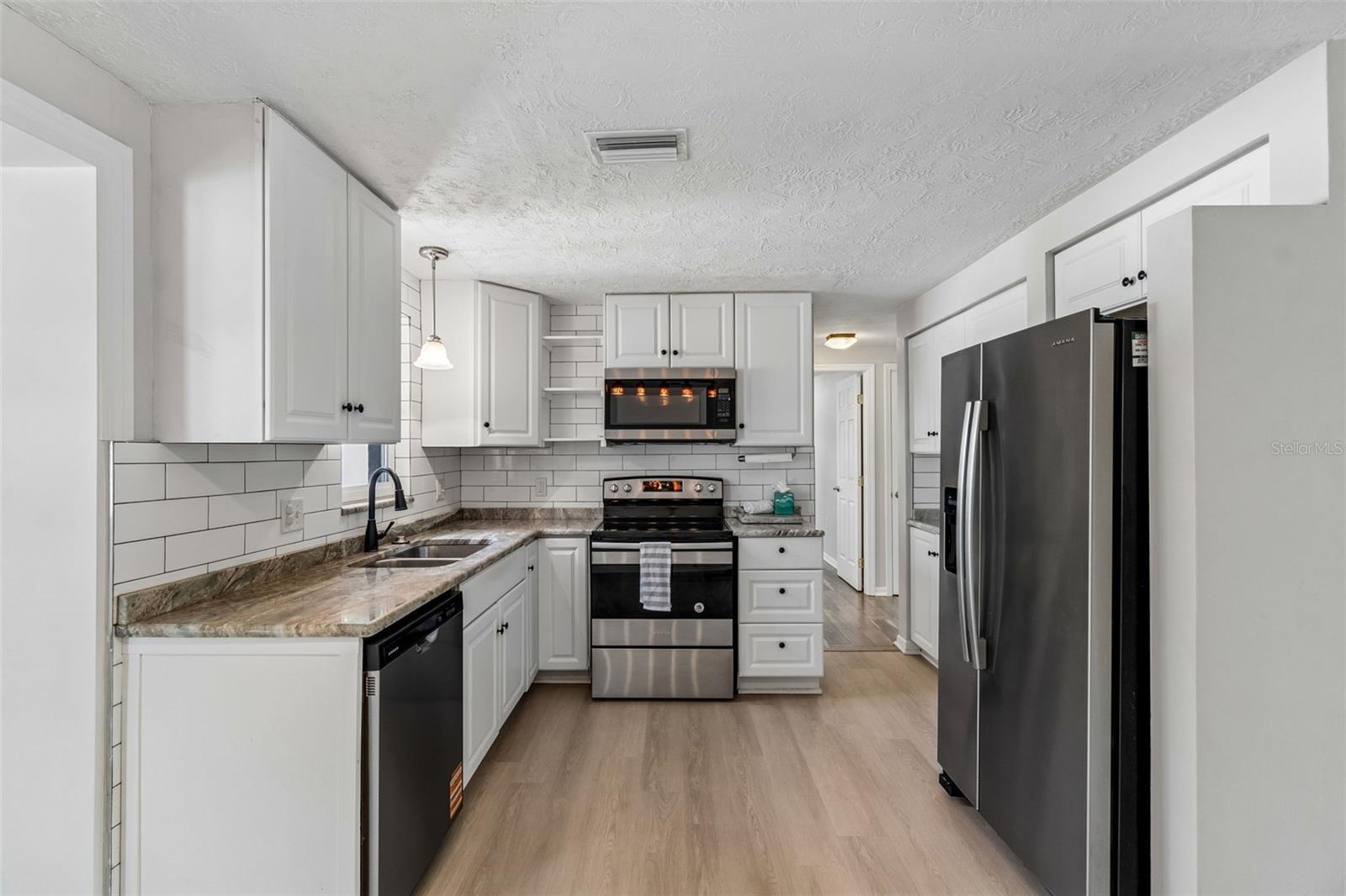 GOLDEN HEIGHTS - Residential