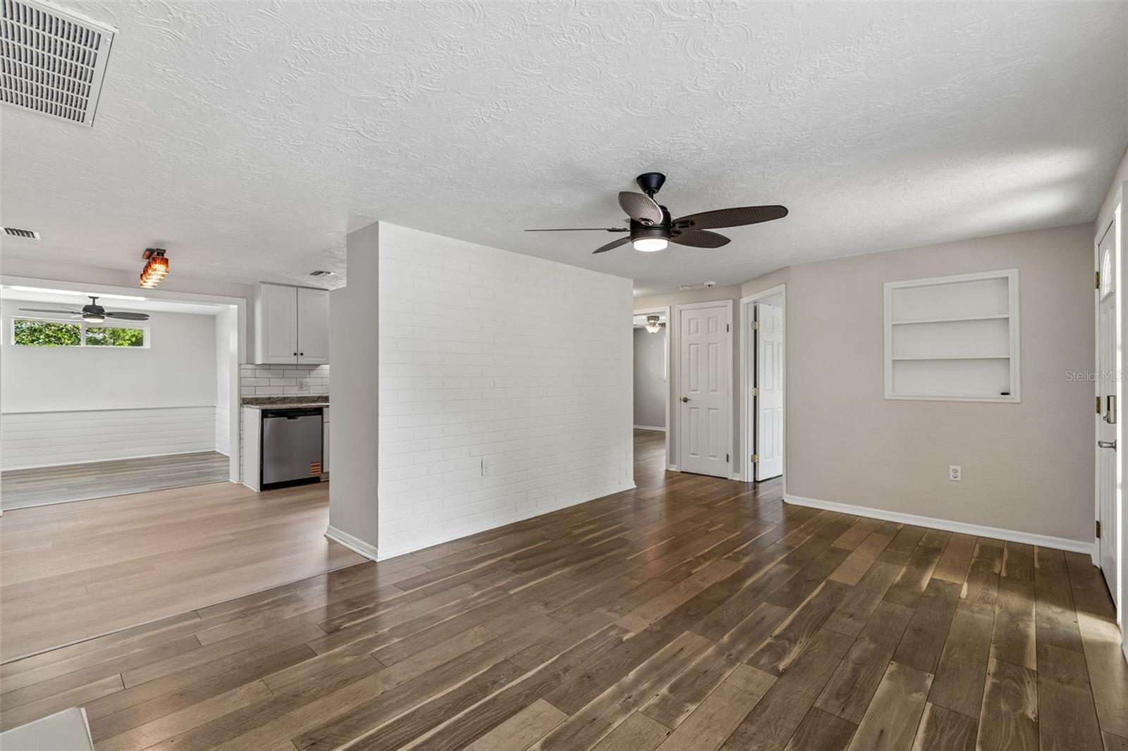 GOLDEN HEIGHTS - Residential