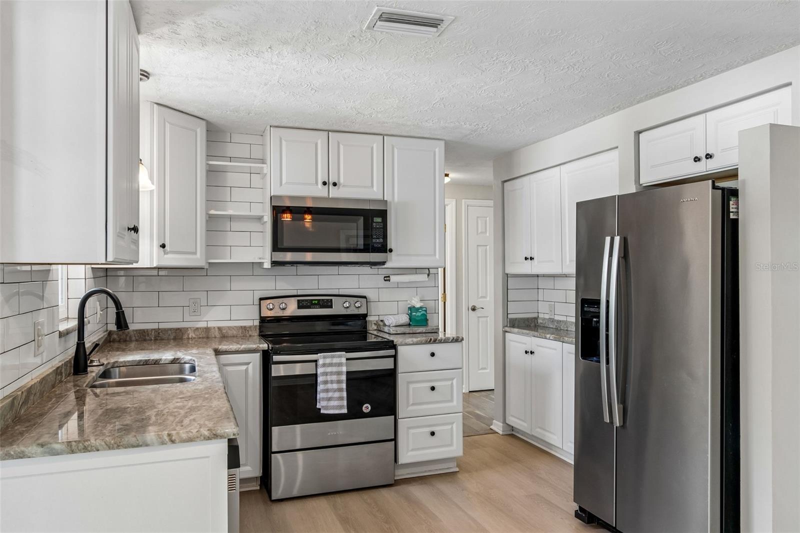 GOLDEN HEIGHTS - Residential