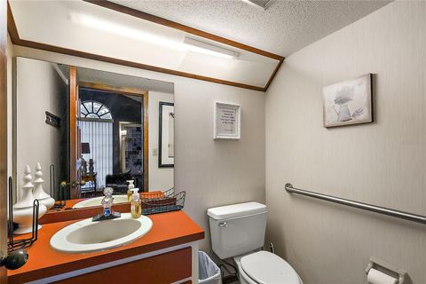 Tiny photo for 1020 E North ( Us Hwy 441) Boulevard, Leesburg, FL 34748 (MLS # G5084744)