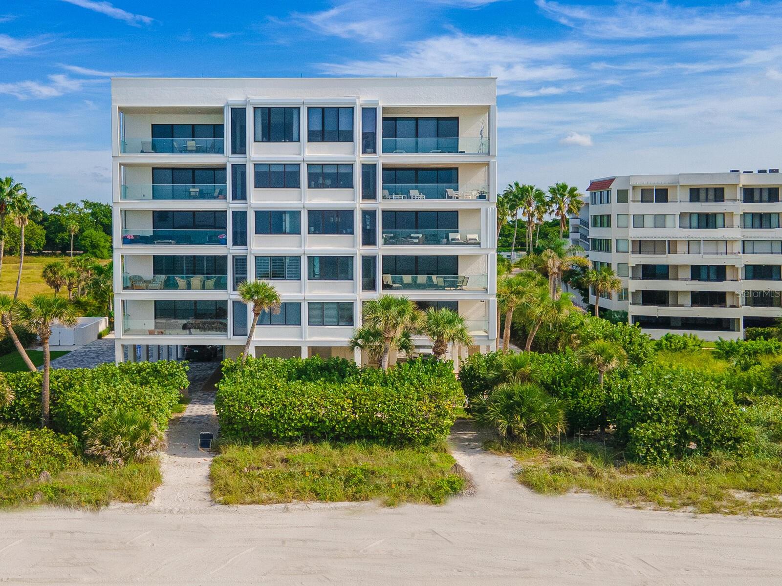 TENCON BEACH - Residential Lease