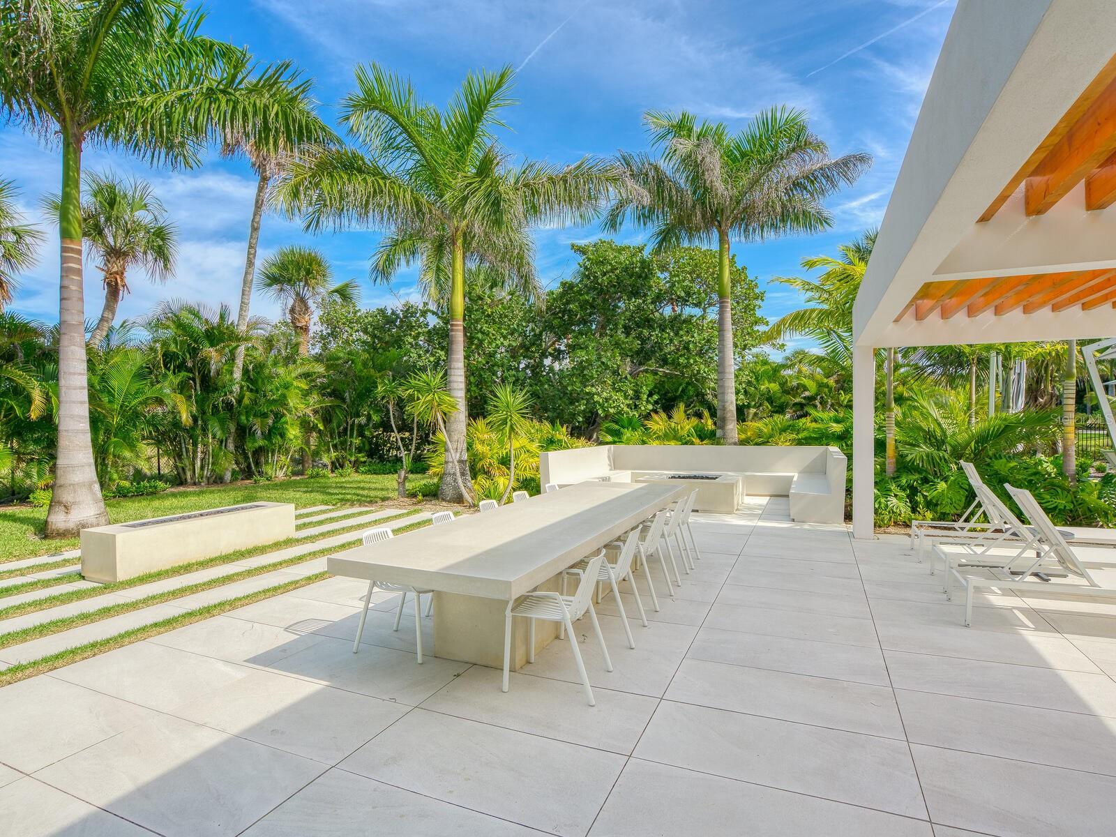 TENCON BEACH - Residential Lease