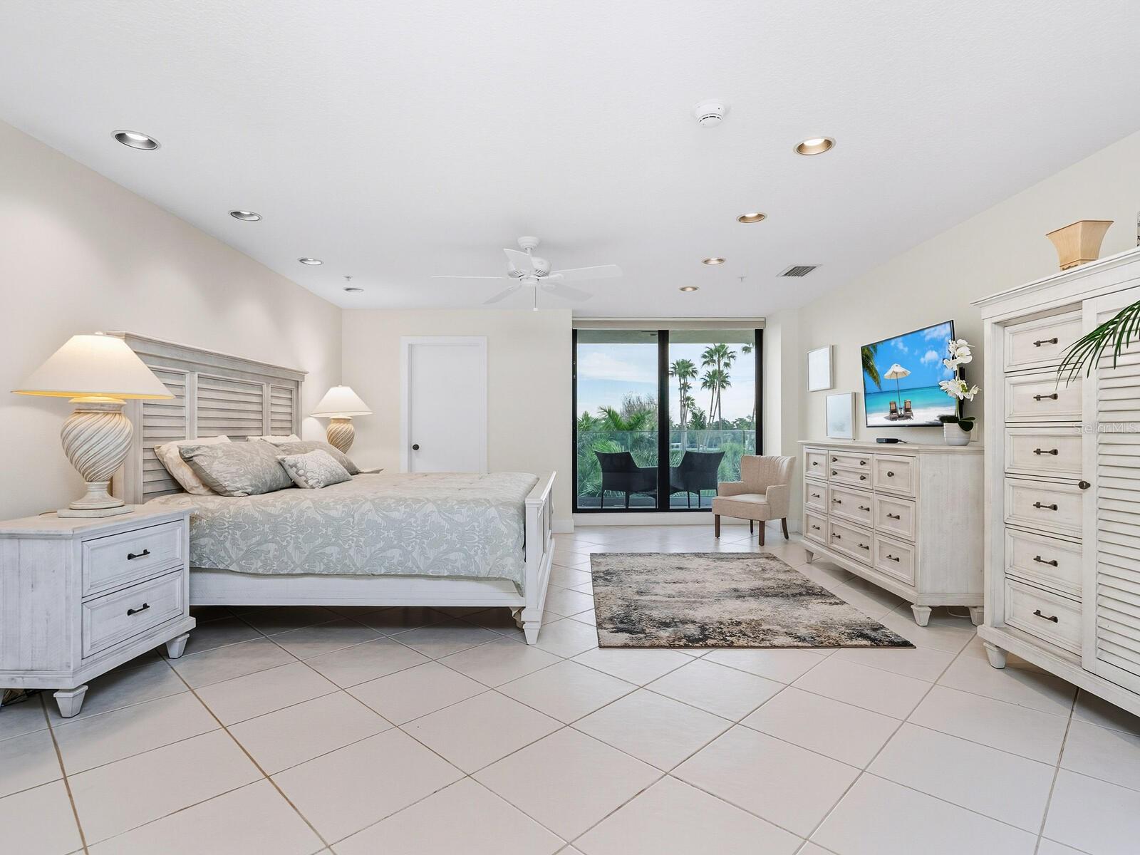 TENCON BEACH - Residential Lease