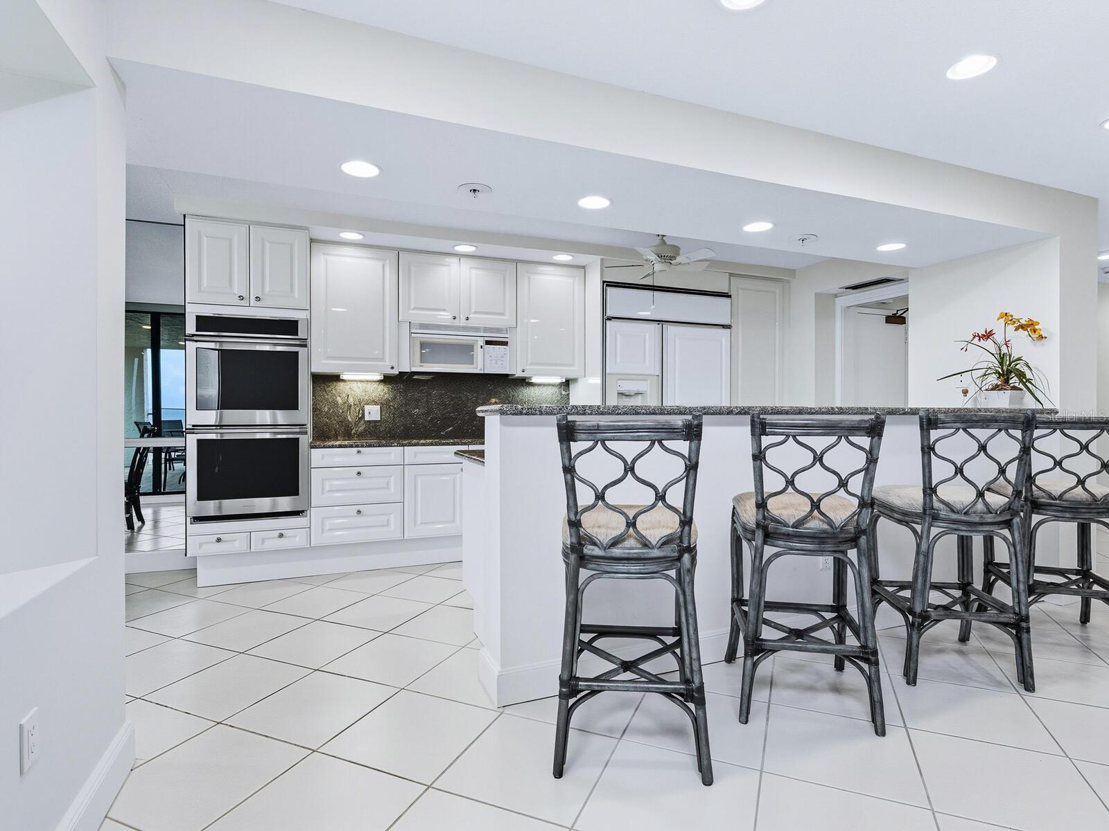 TENCON BEACH - Residential Lease