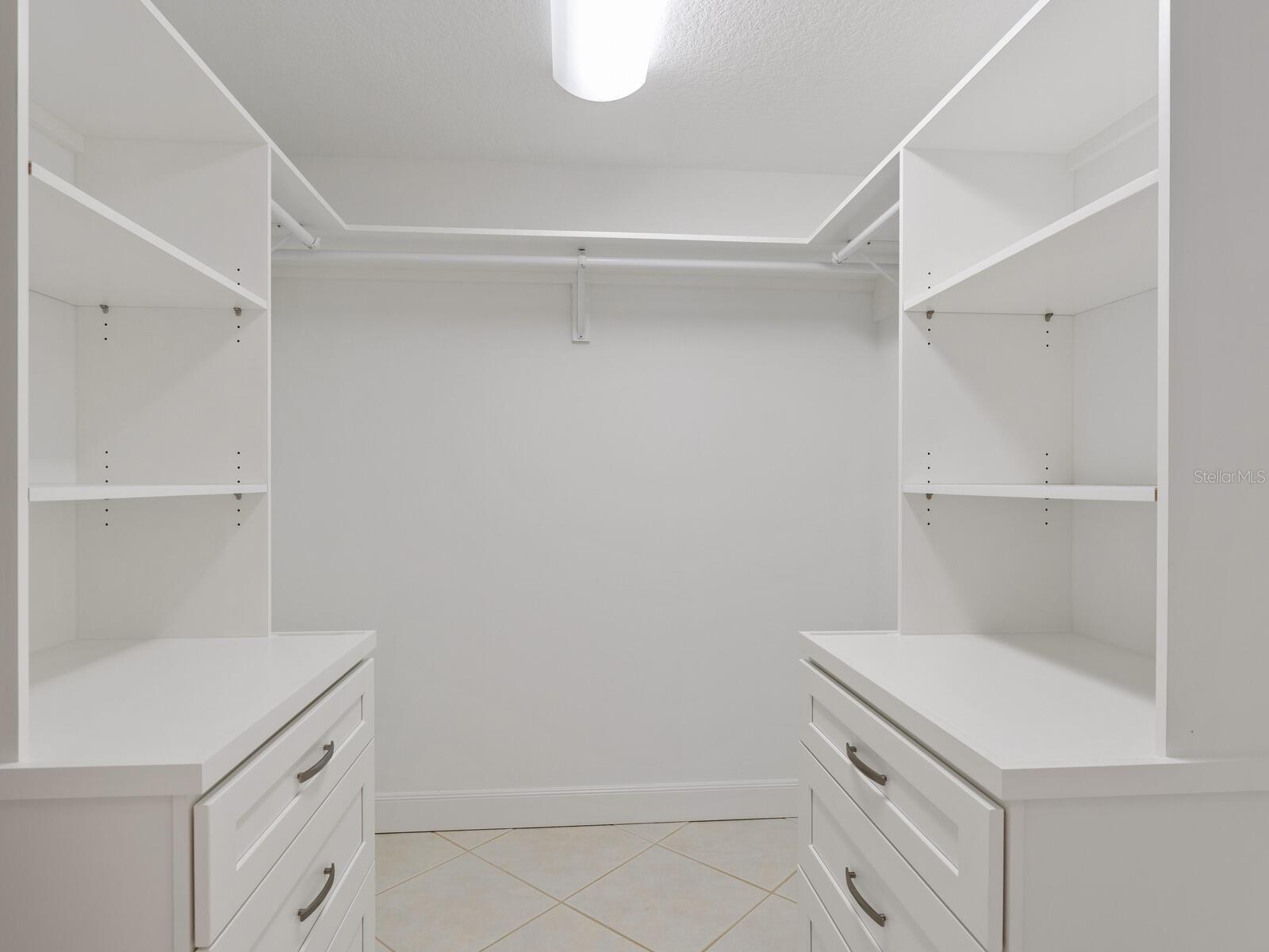 TENCON BEACH - Residential Lease