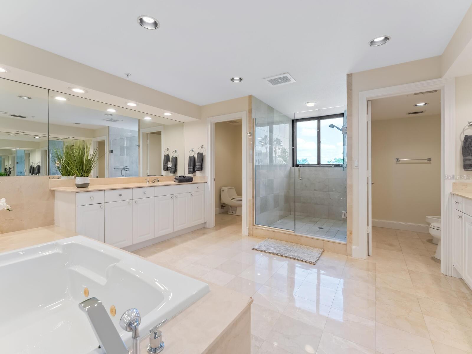 TENCON BEACH - Residential Lease