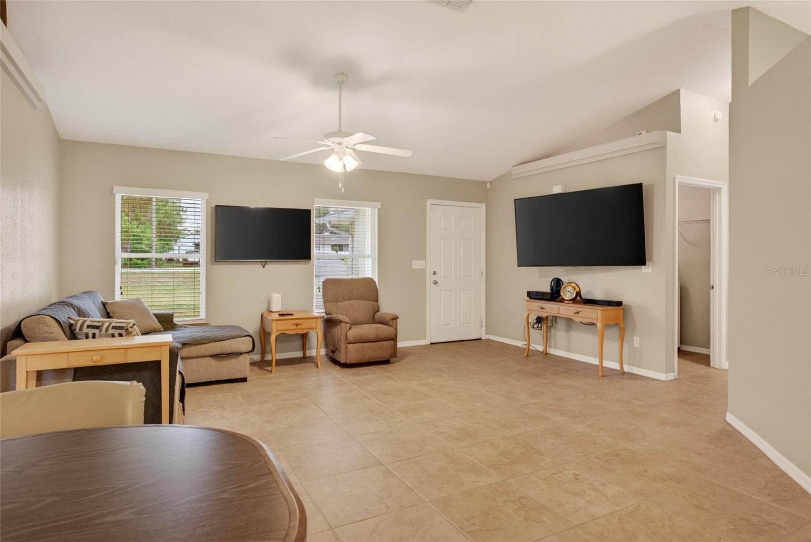 SILVER SPGS SHORES UN 07 - Residential