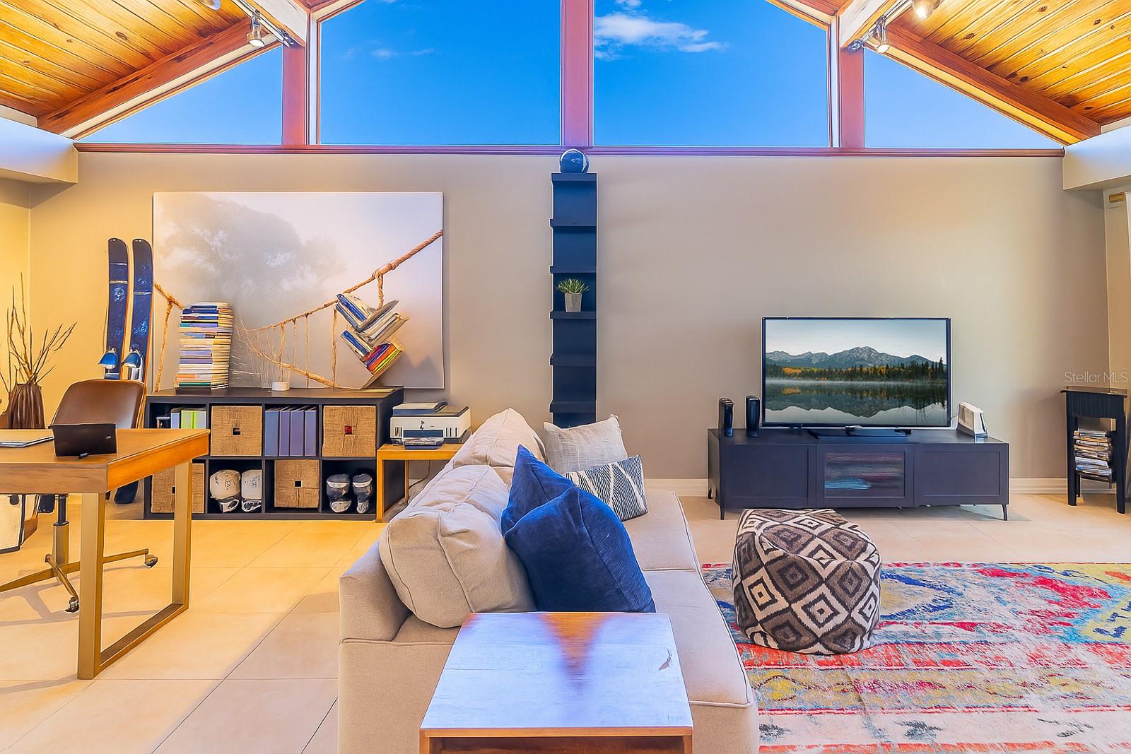 2558 KNOTTY PINE WAY