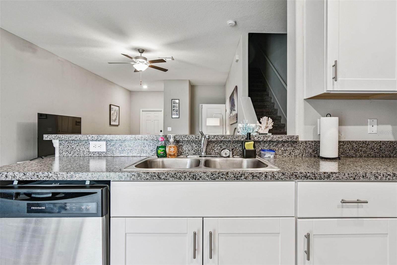 TOUCHSTONE TRACTS B-F PH 7 - Residential Lease