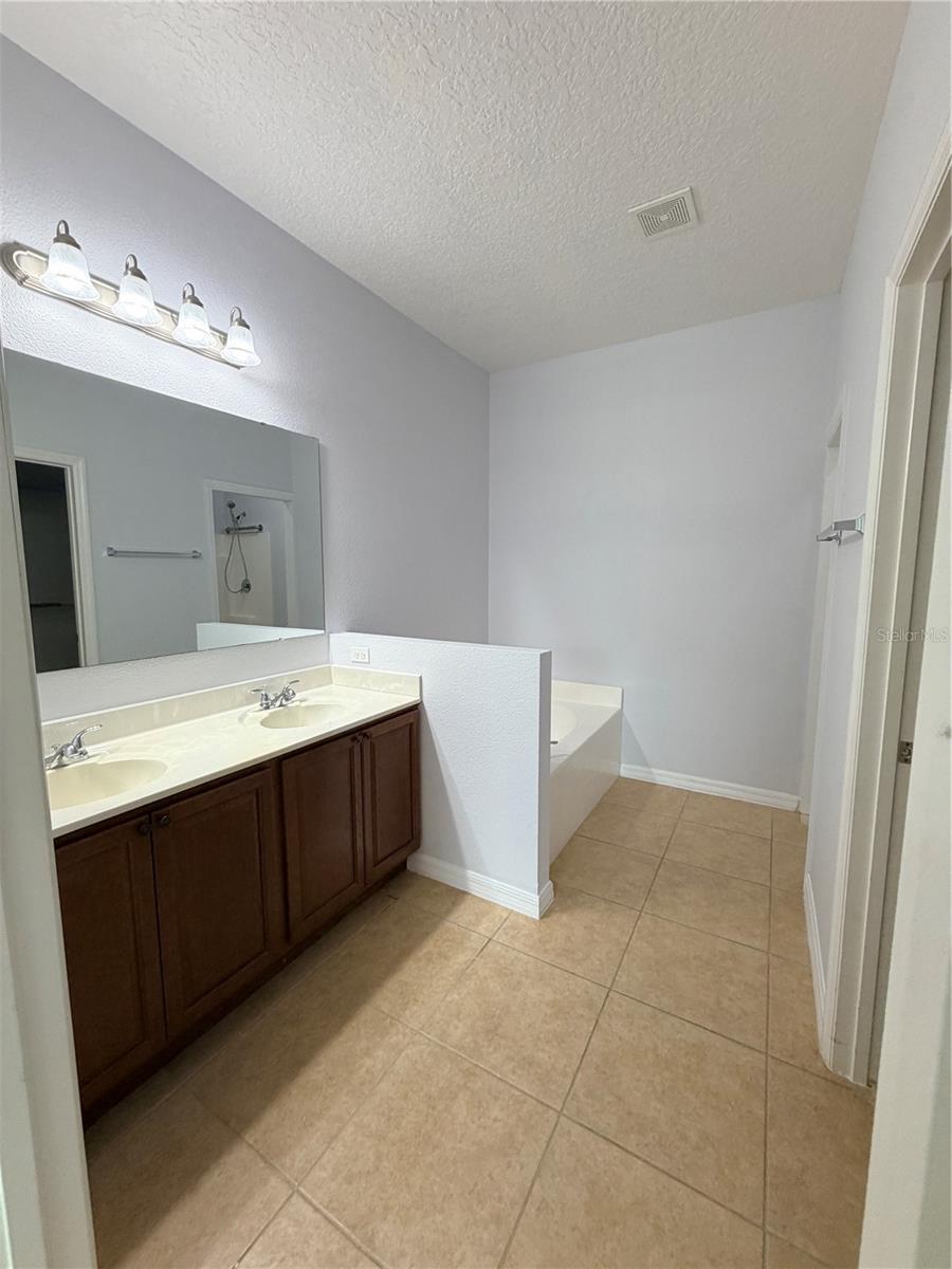 MASCOTTE LAKE JACKSON RIDGE PH 01 - Residential Lease