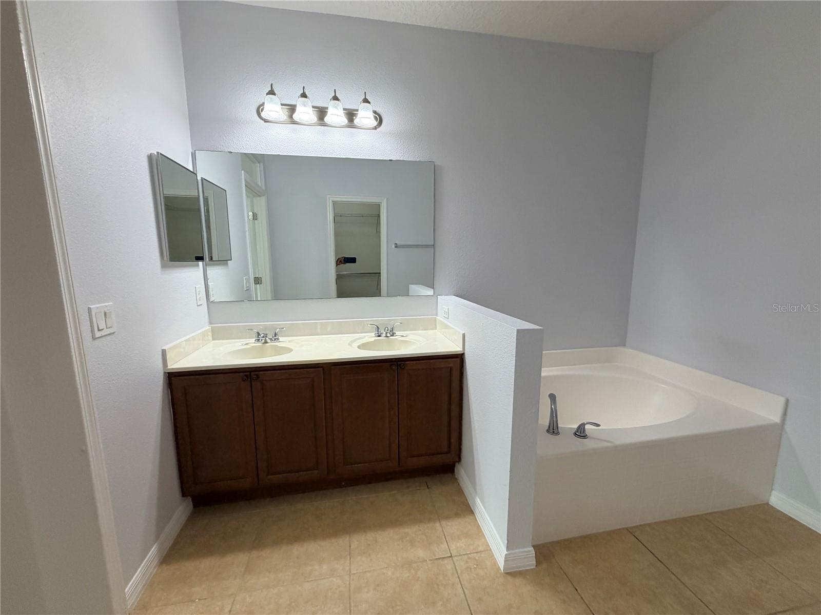 MASCOTTE LAKE JACKSON RIDGE PH 01 - Residential Lease