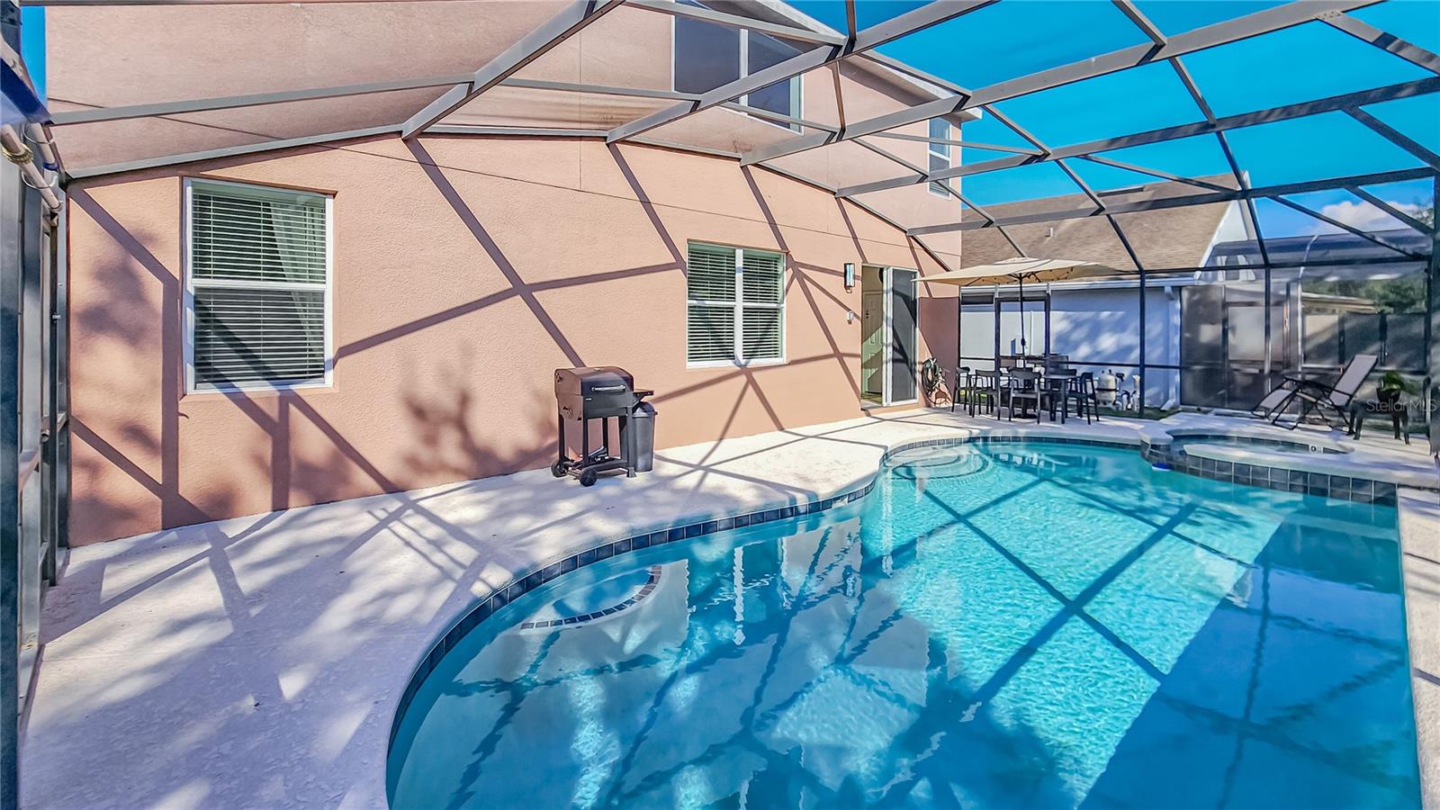 VERANDA PALMS - Residential Lease