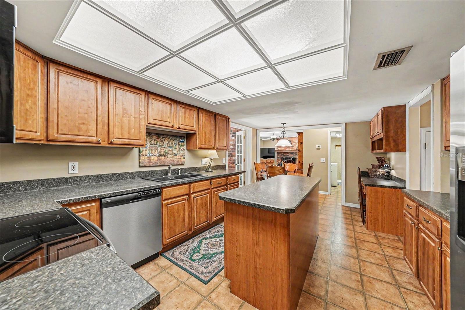 6612 PEACHTREE DRIVE