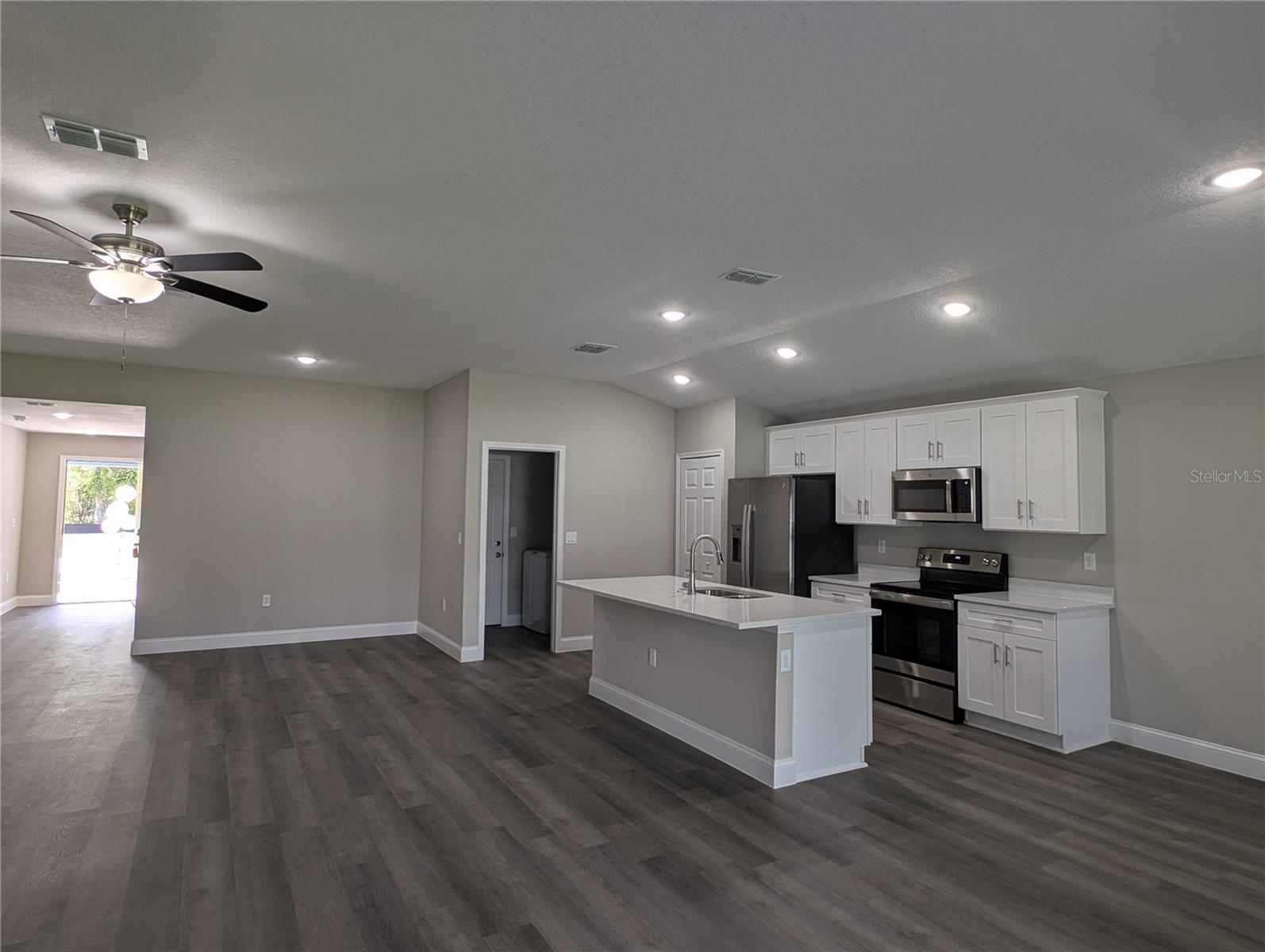 LAKE ELLA ESTATES - Residential Lease