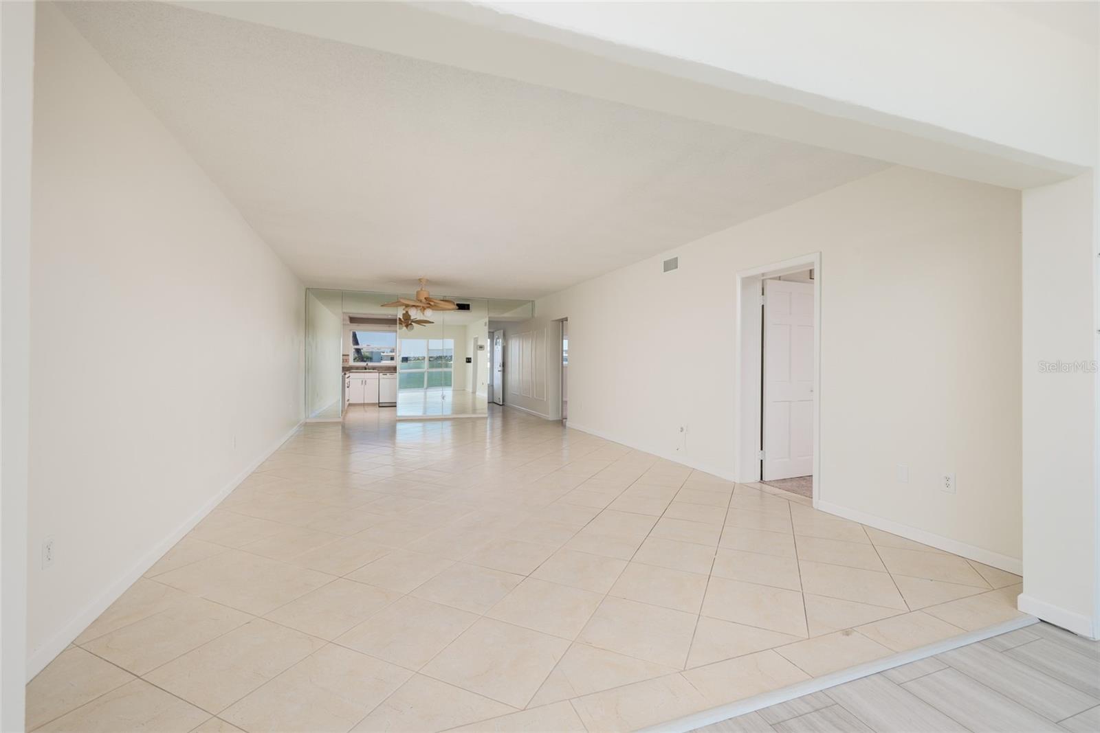 SYLVETTE CONDO - Residential