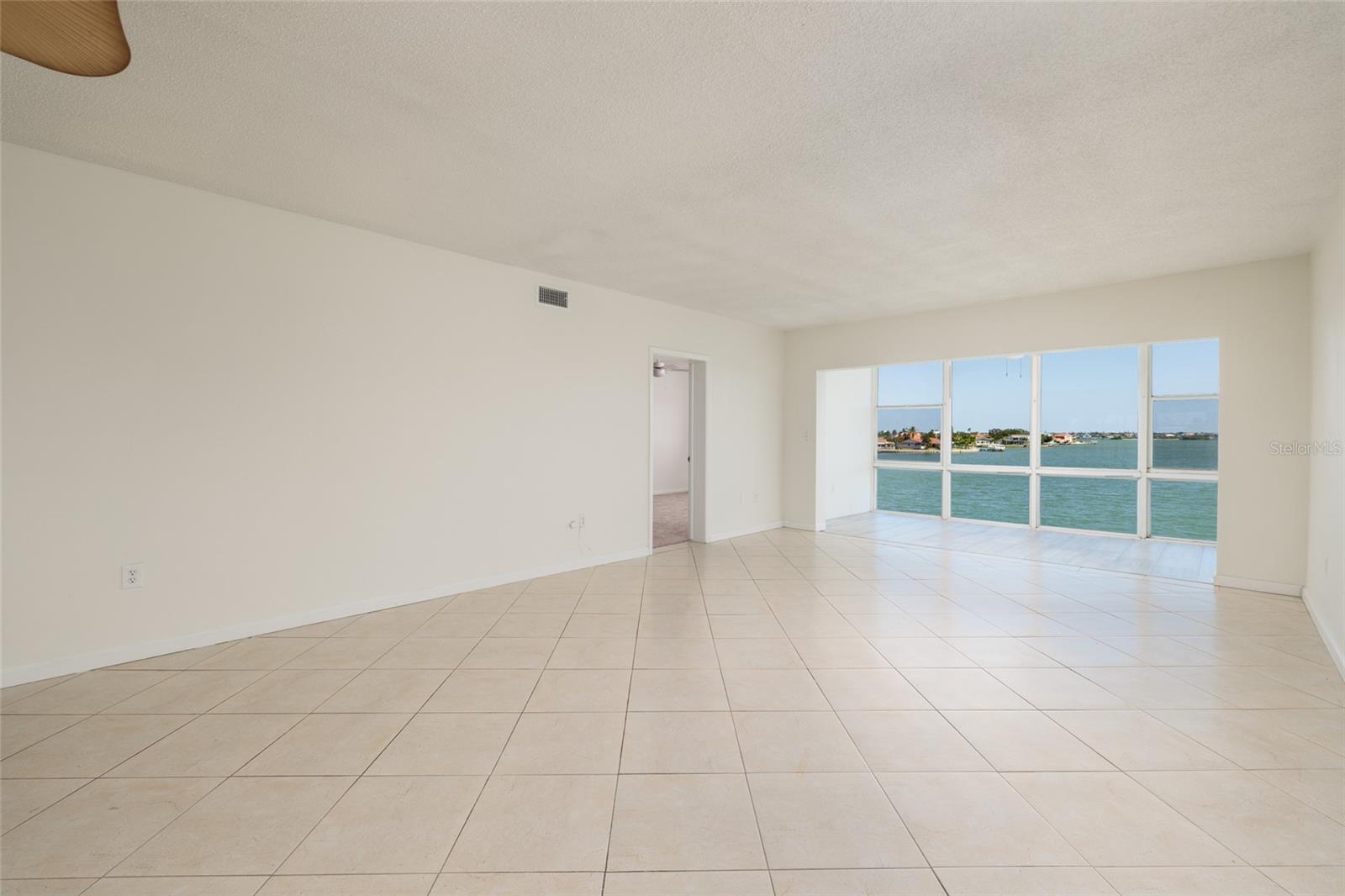 SYLVETTE CONDO - Residential