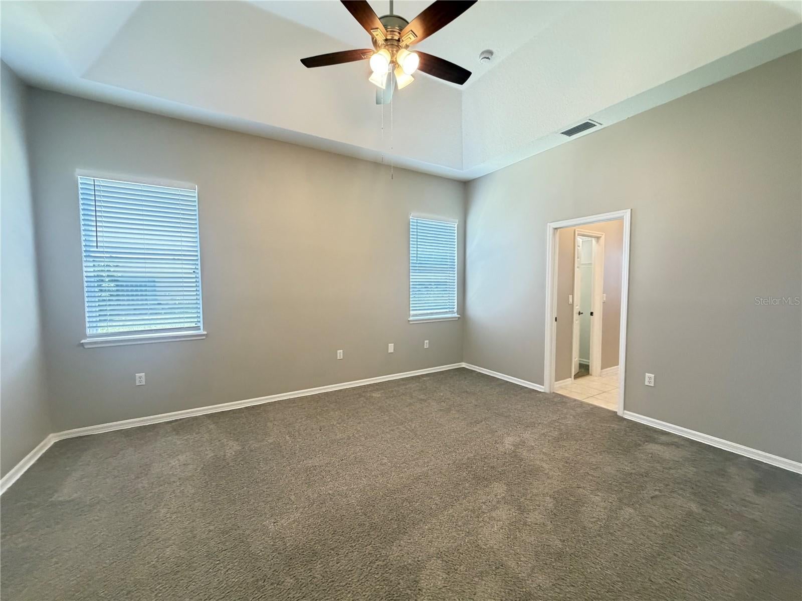 1751 SOUTHERN OAK LOOP