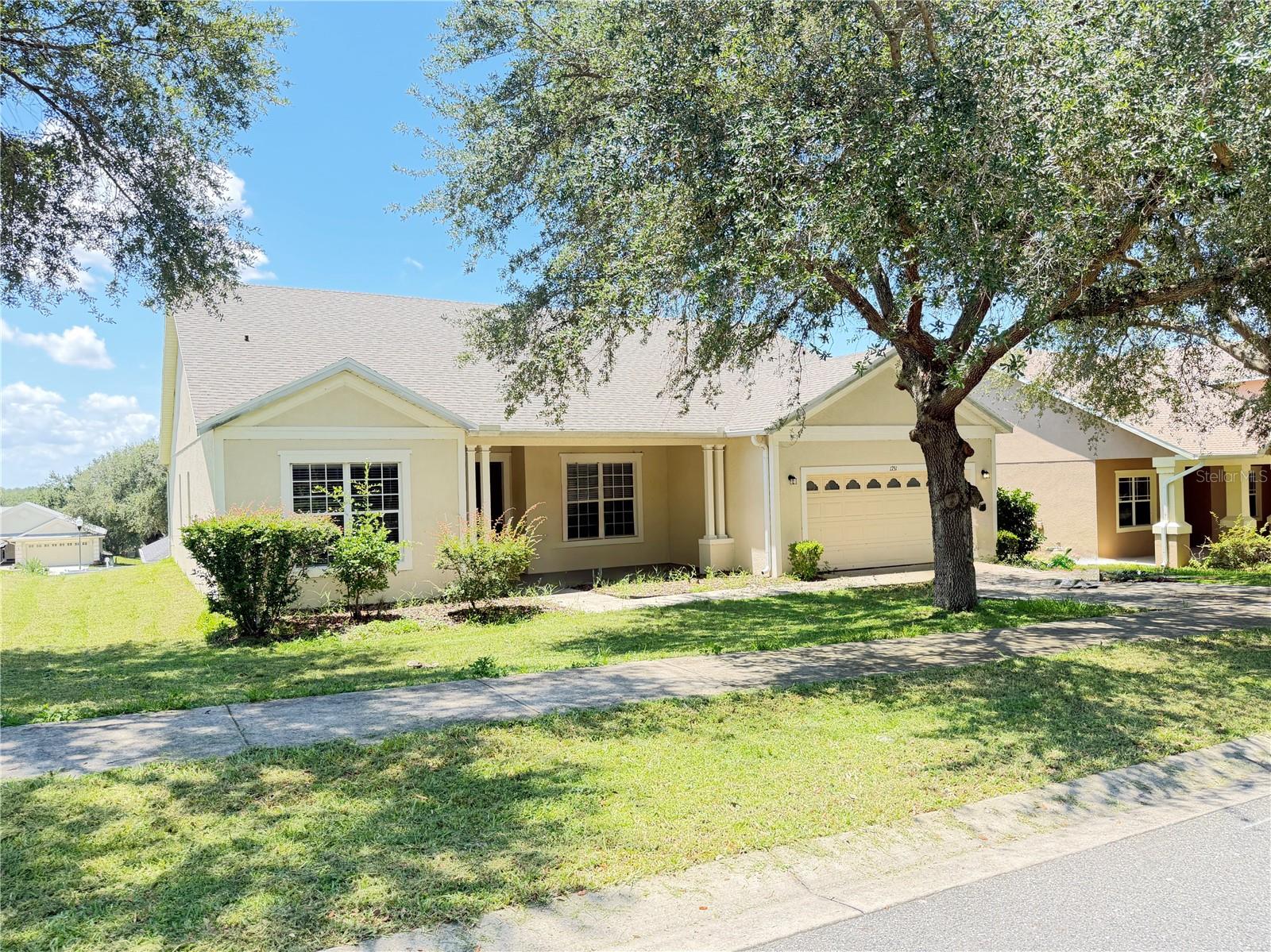 1751 SOUTHERN OAK LOOP