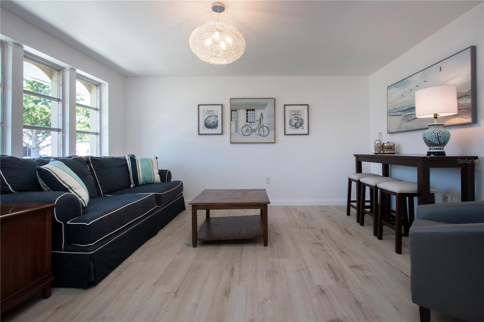 466 SUNNYSIDE DRIVE